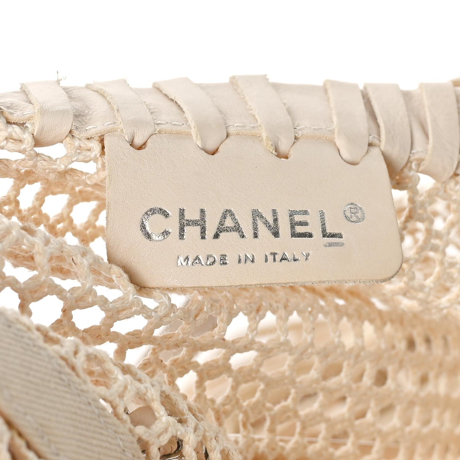 Chanel Resort 2011 - Grand sac cabas en cuir beige à franges et maille tissée au crochet en vente 7