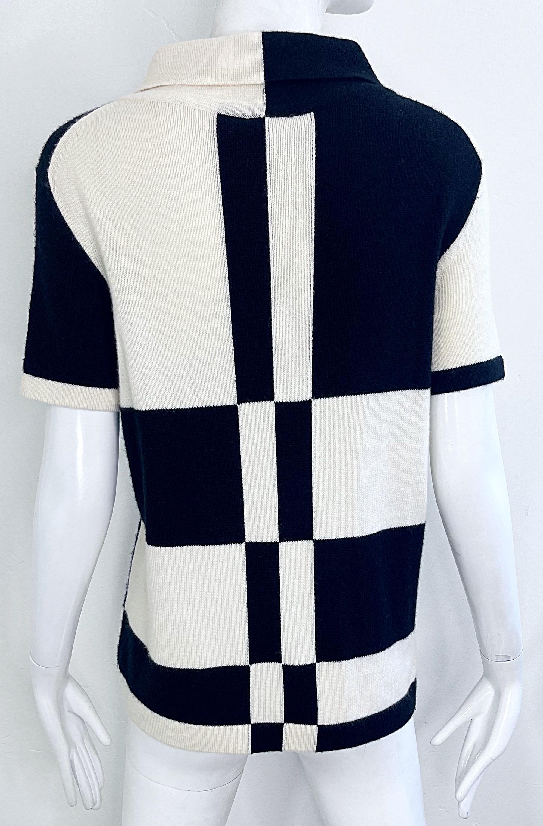Chanel Resort 2012 Runway Size 44 Black and White Cashmere Short Sleeve Sweater For Sale 8