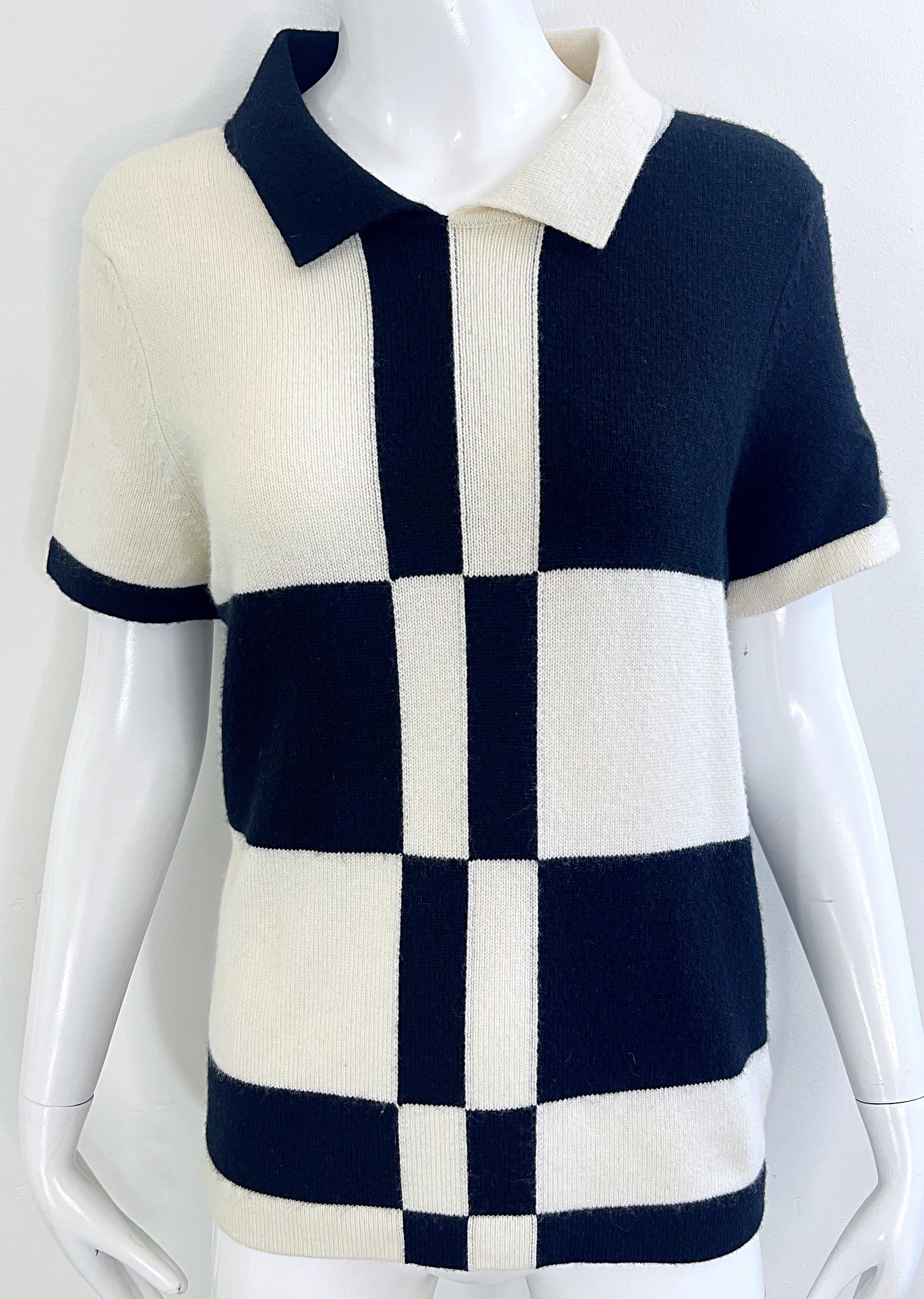 Chanel Resort 2012 Runway Size 44 Black and White Cashmere Short Sleeve Sweater For Sale 10
