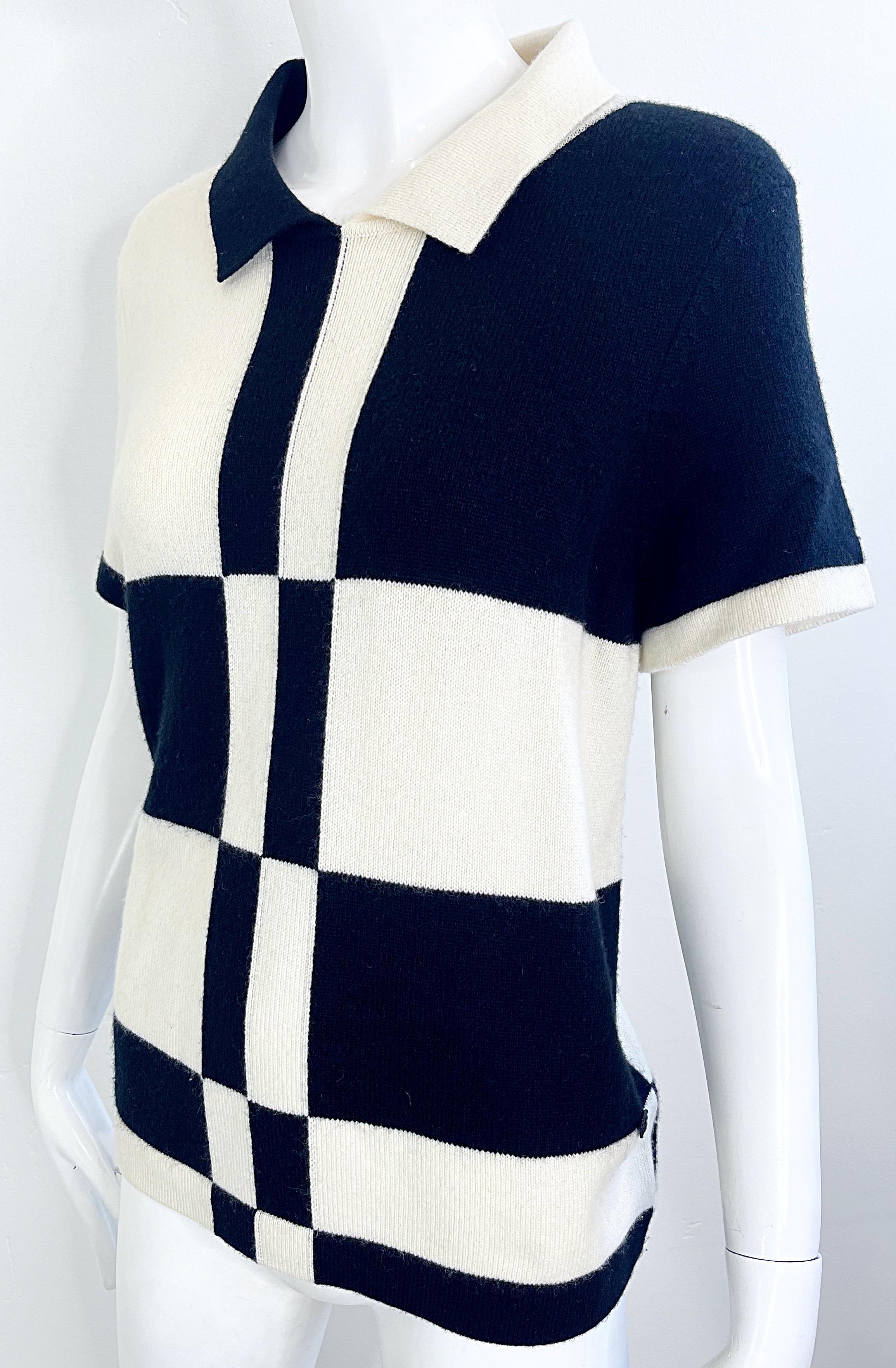 Chanel Resort 2012 Runway Size 44 Black and White Cashmere Short Sleeve Sweater For Sale 1