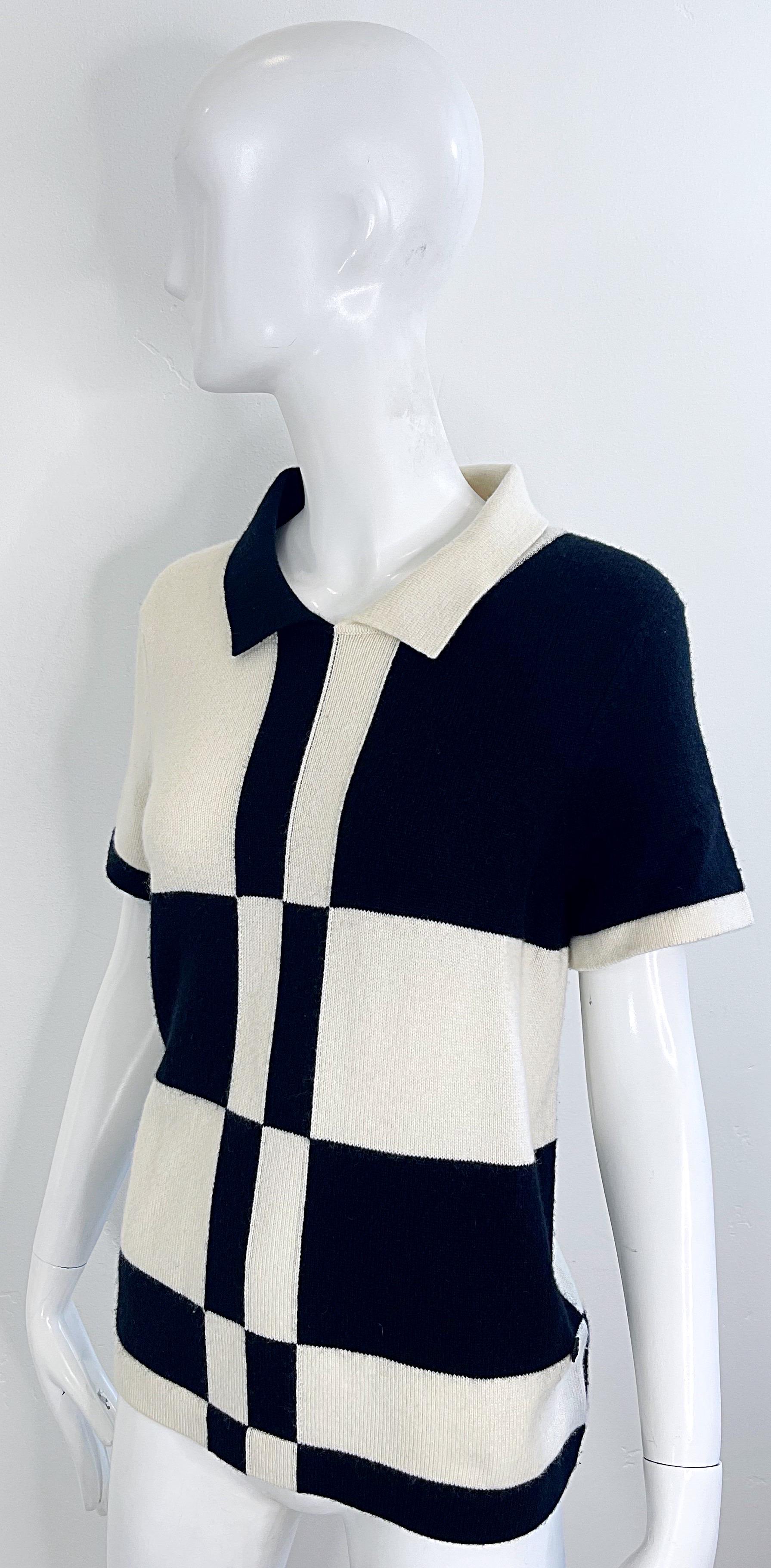 Chanel Resort 2012 Runway Size 44 Black and White Cashmere Short Sleeve Sweater For Sale 4