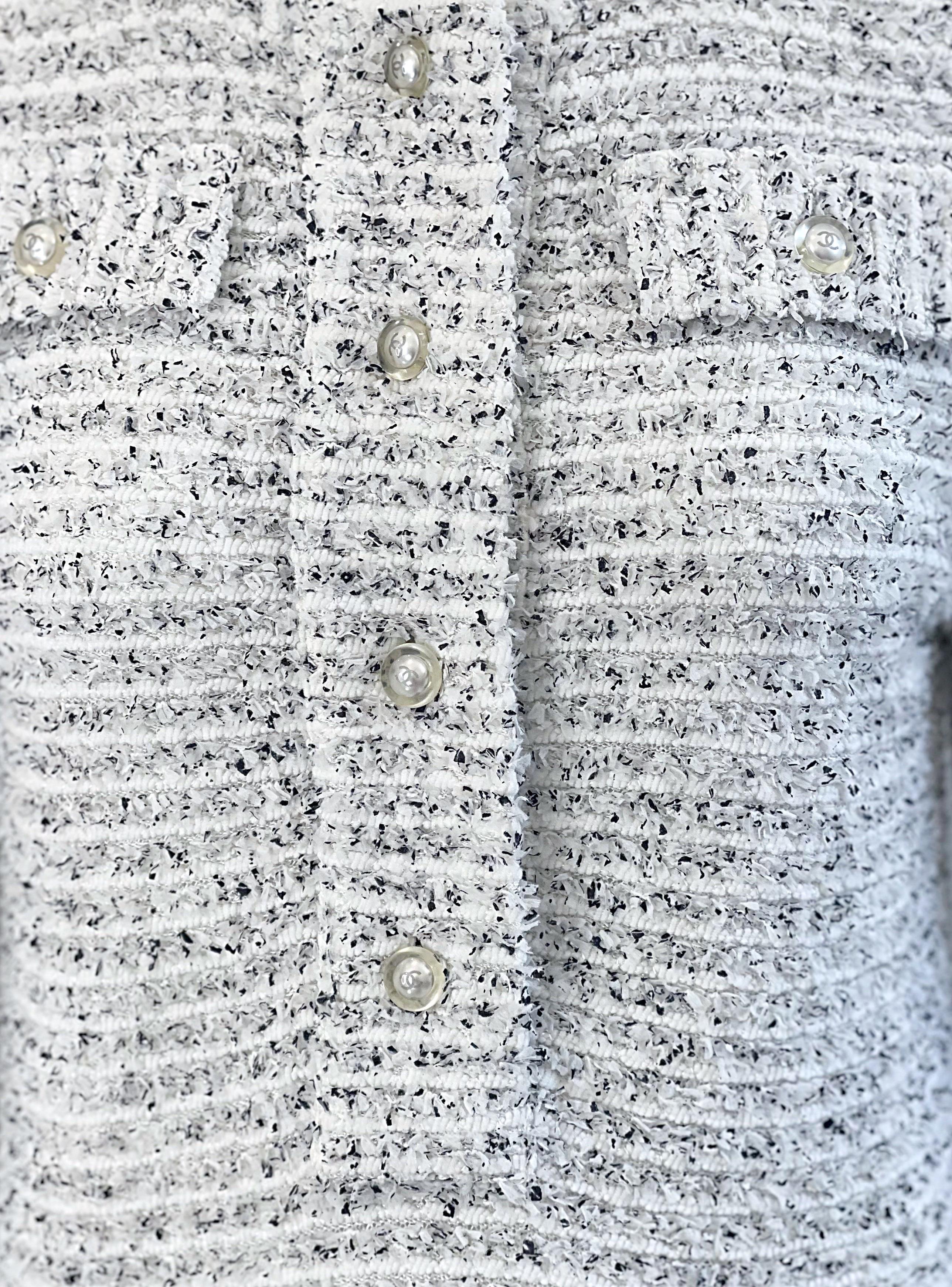 Chanel Resort 2016 White Black Size 42 / 8 CC Pearl Buttons Tunic Jumper Shirt 9