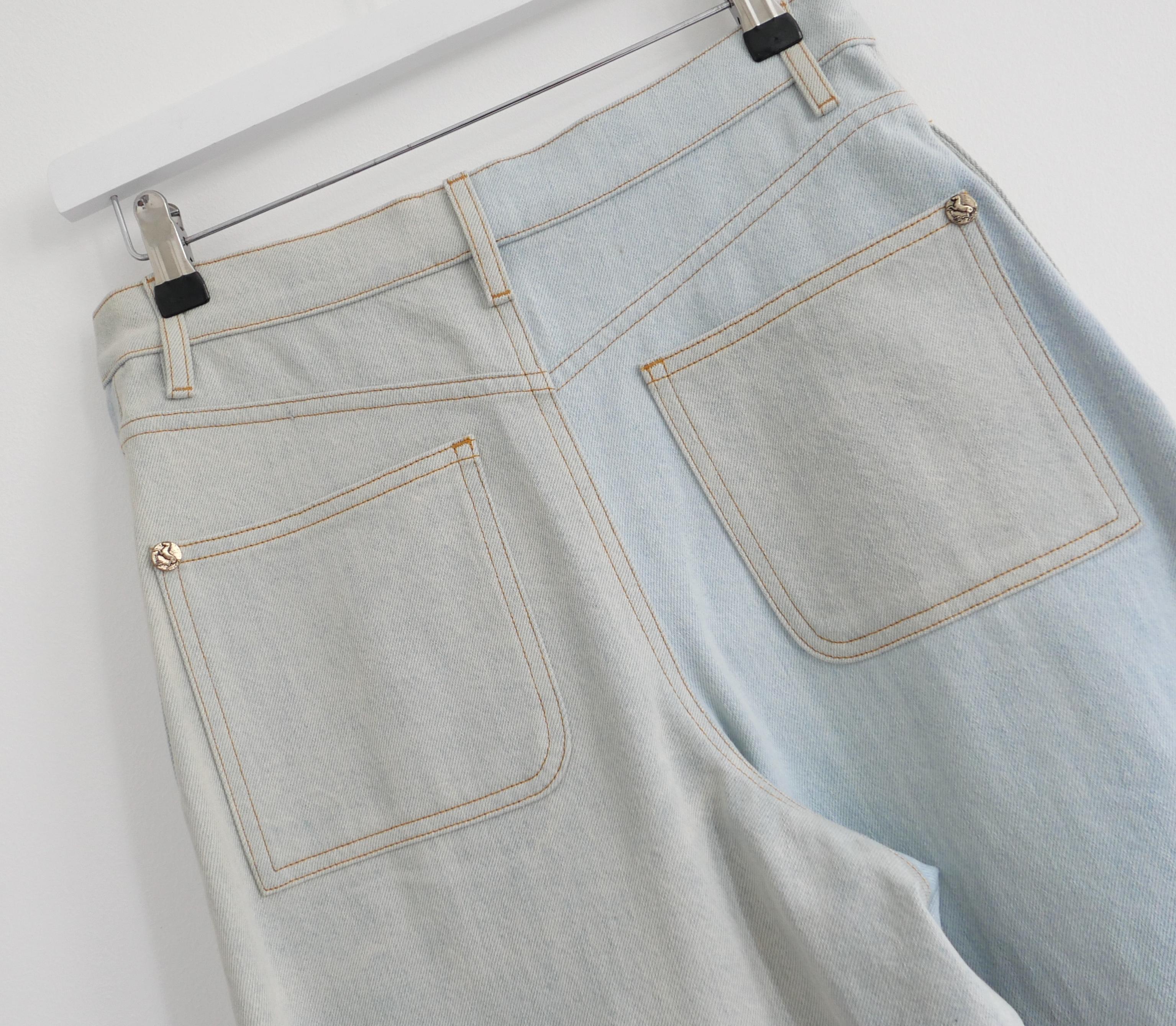 Jeans Chanel Resort 2018 a gamba super larga con bottone in vendita 1