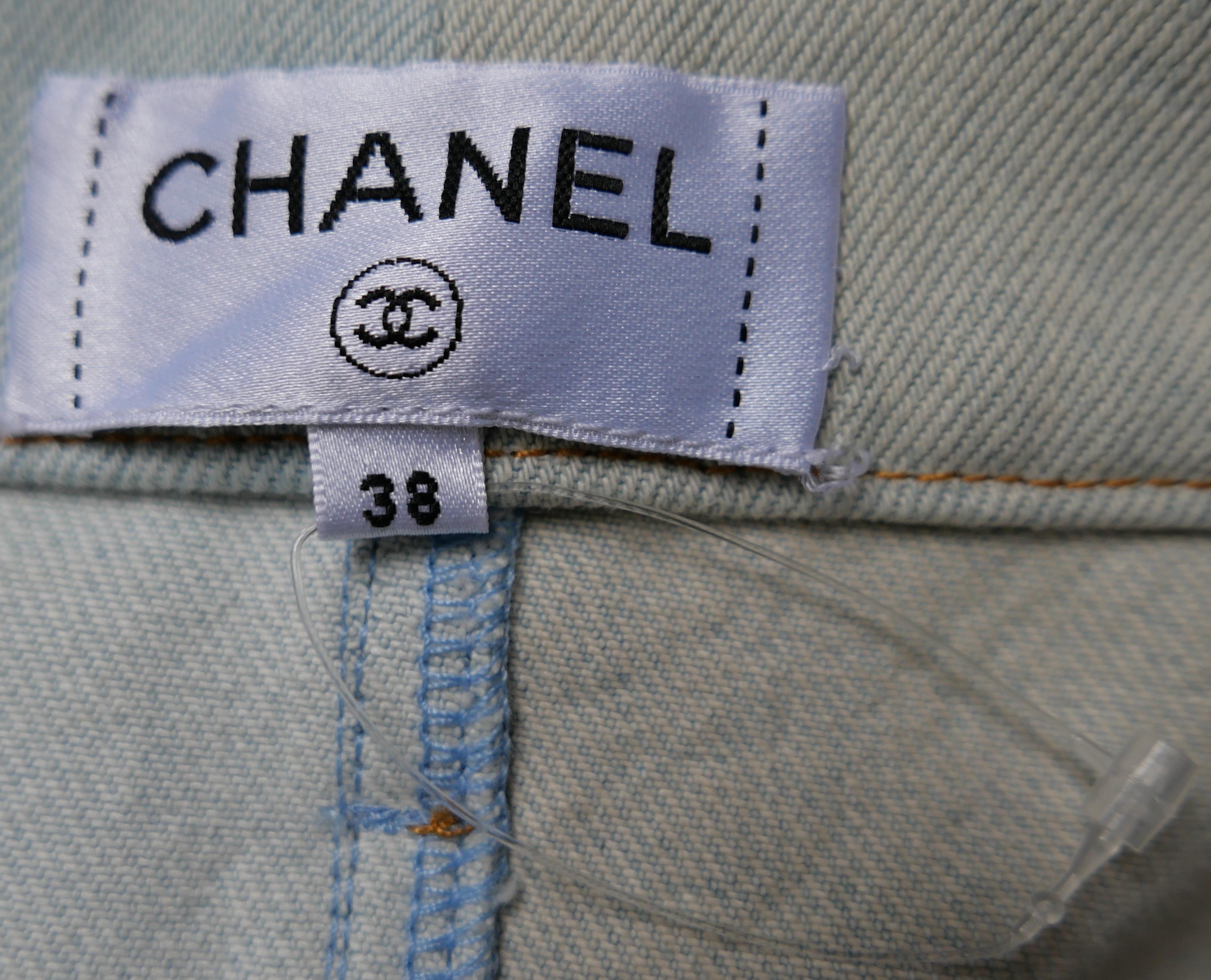 Jeans Chanel Resort 2018 a gamba super larga con bottone in vendita 4
