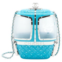 Borsa Chanel Resort 2019 Ski Gondola Turquoise Runway Swarovski Minaudière