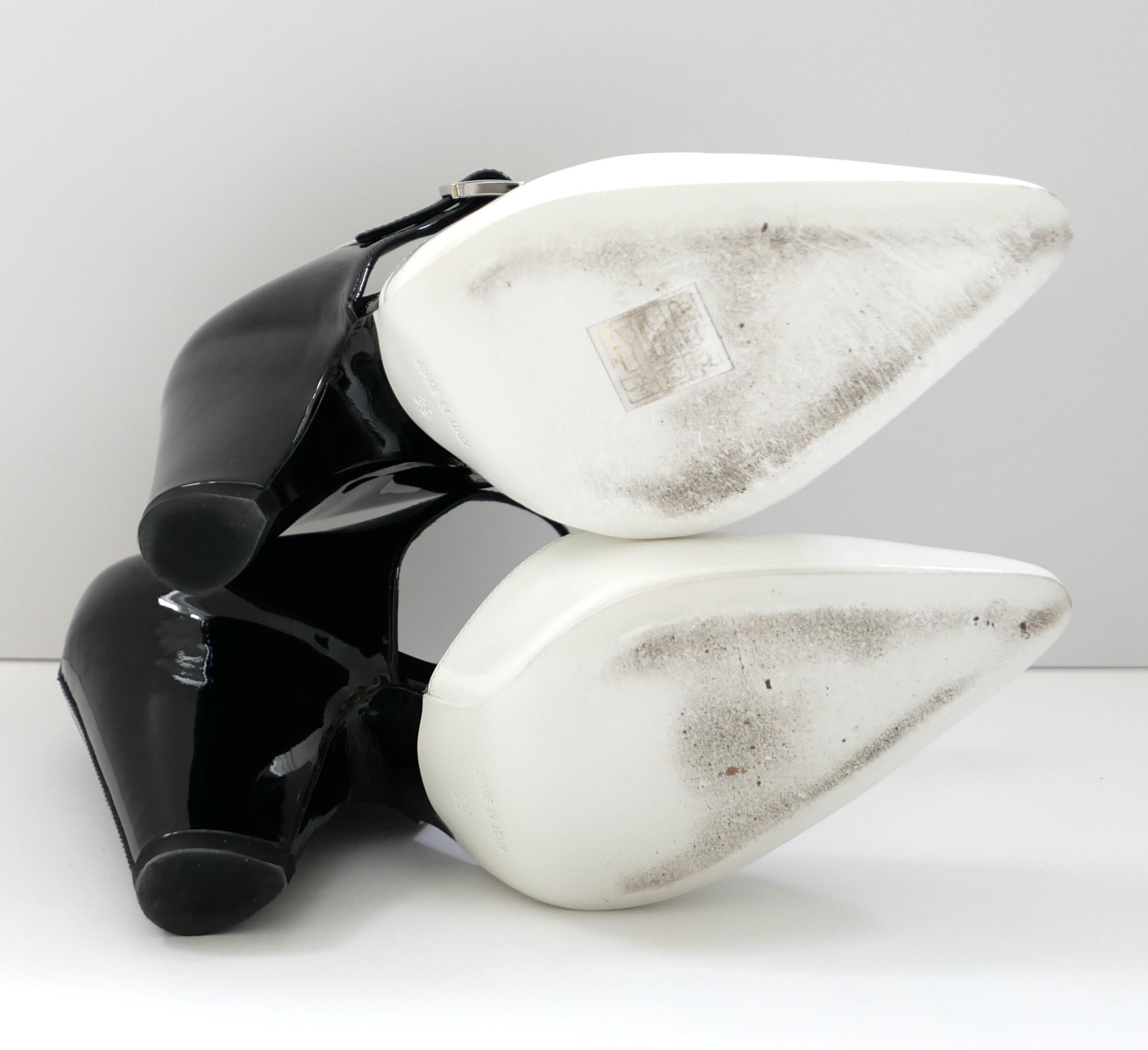 Chanel Resort 2020 Tacones de charol en blanco y negro en venta 3