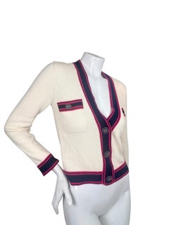 Chanel Resort 2020 Ecru Navy Fuchsia Cashmere CC Button Cardigan FR 34