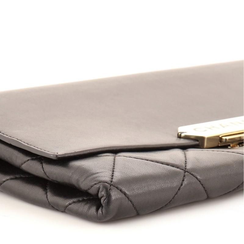 Chanel Retro Label Chain Clutch Gestepptes Lammleder 1