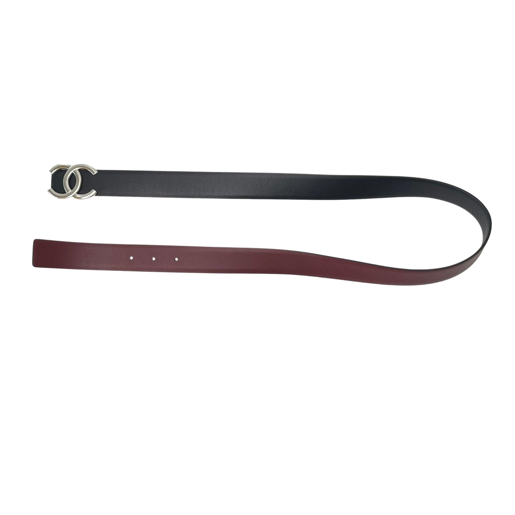 This belt is reversible black and burgundy and features a shiny Chanel CC silver buckle with smooth rounded edges and a timeless quality.

COLOR: Black/burgundy
MATERIAL: Leather
ITEM CODE: B18
MEASURES: L 39” x W 1”
SIZE: 85 cm / 33 inch
COMES