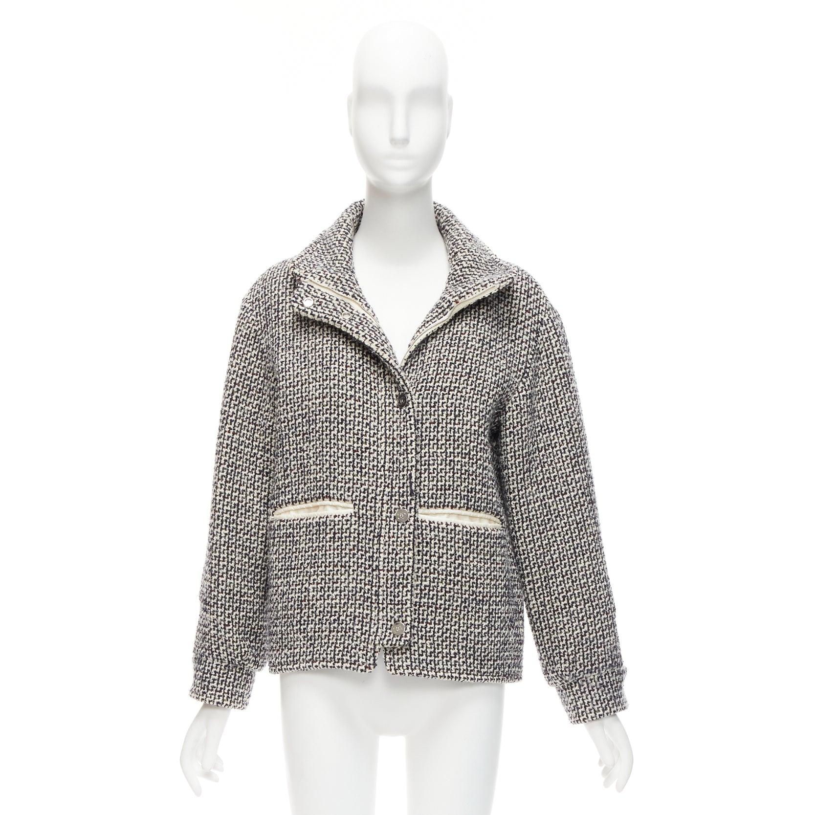 CHANEL Reversible black white wool tweed CC logo padded puffer jacket FR36 S For Sale 5