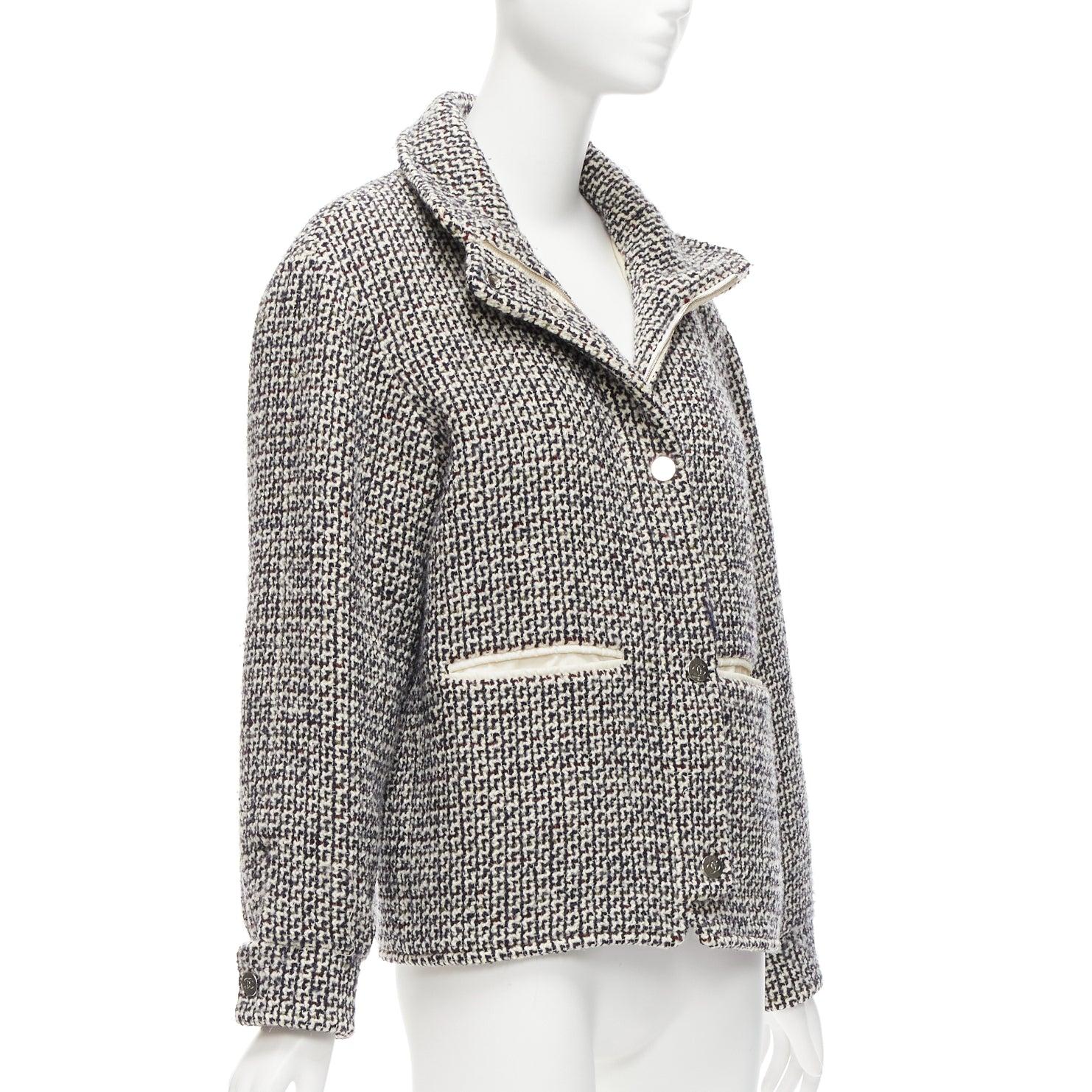 CHANEL Reversible black white wool tweed CC logo padded puffer jacket FR36 S In Good Condition For Sale In Hong Kong, NT