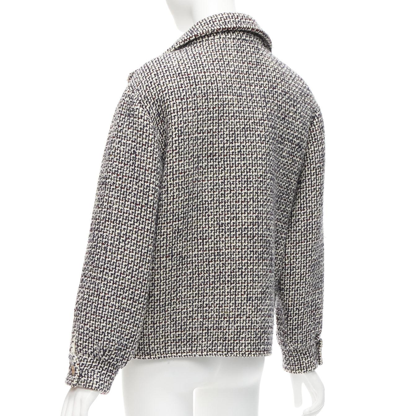 CHANEL Wendbare Puffjacke aus schwarzer und weißer Wolle und Tweed mit CC-Logo bezogen FR36 S im Angebot 3