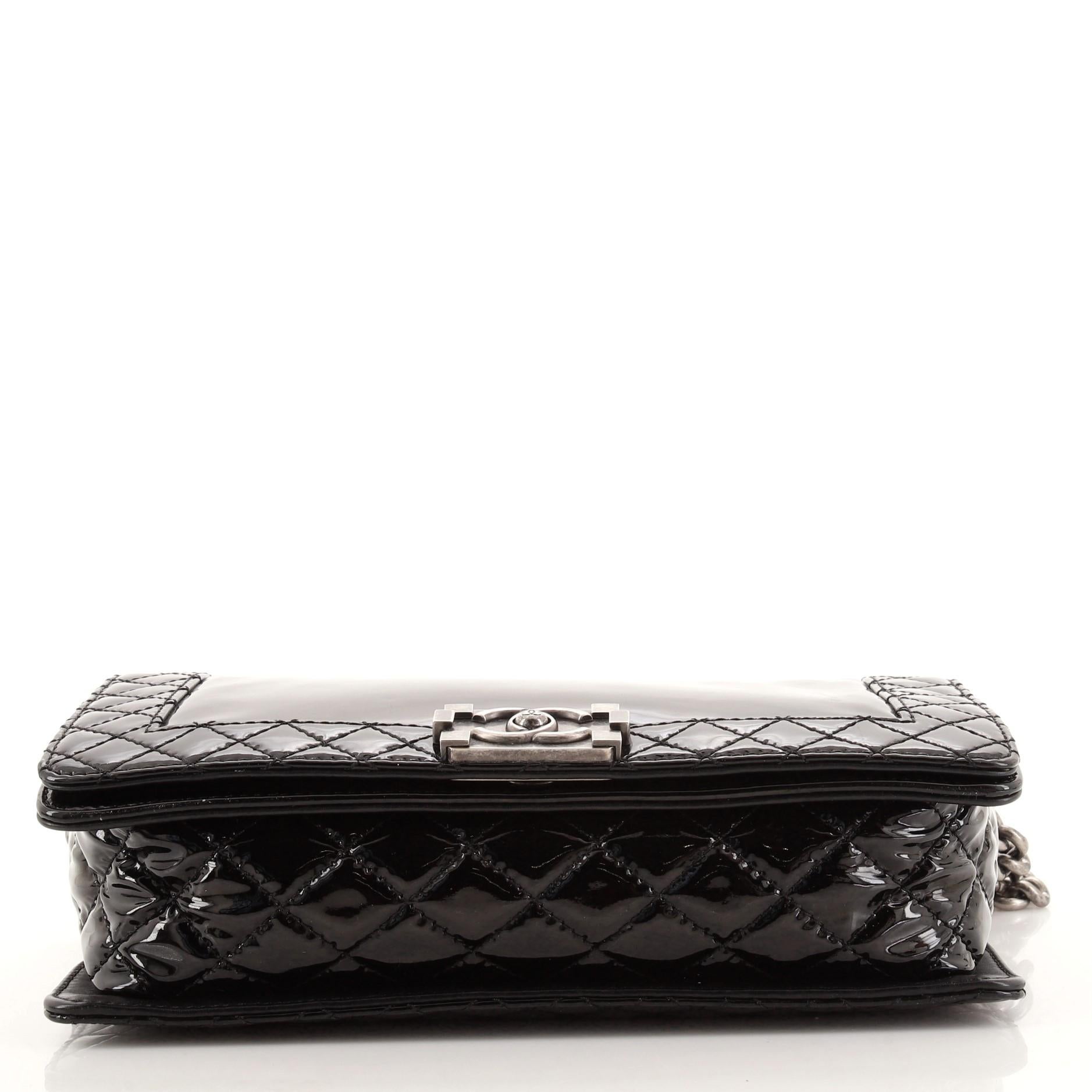 Chanel Reverso Boy Klappentasche Lackleder Neu Medium für Damen oder Herren
