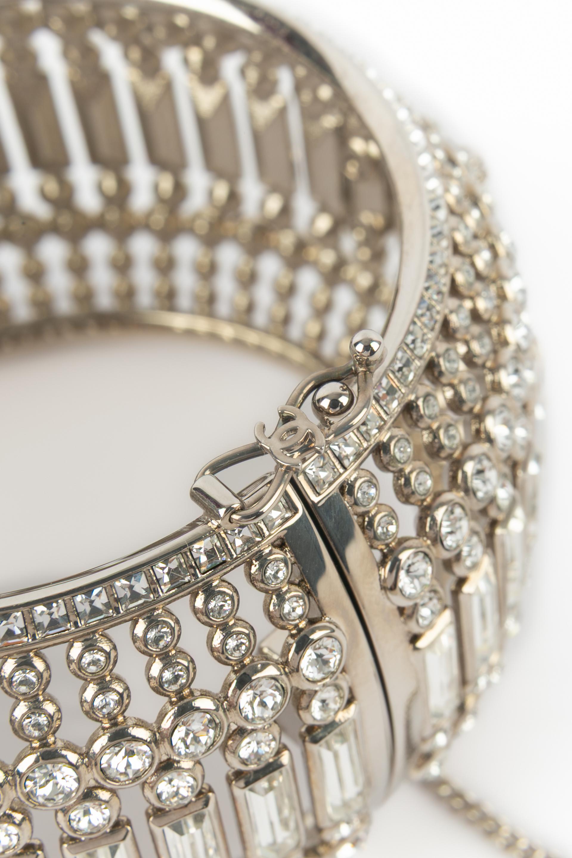 Chanel strassbesetztes Armband 2023 im Angebot 4