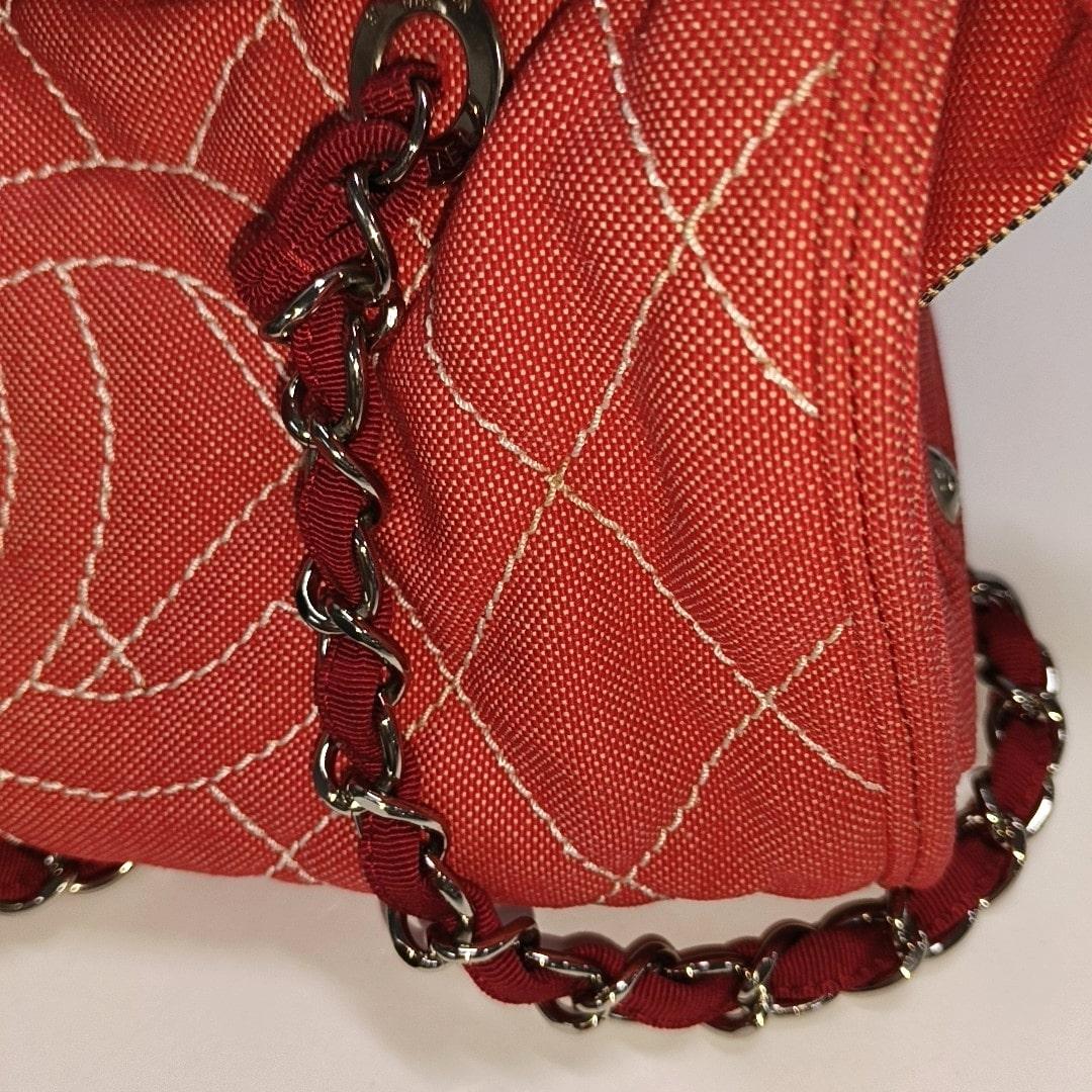 Borsa Chanel a rombi in denim trapuntato medio con catena CC, 2009-2010 in vendita 4