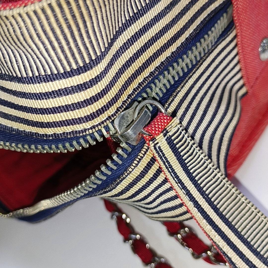 Borsa Chanel a rombi in denim trapuntato medio con catena CC, 2009-2010 in vendita 11