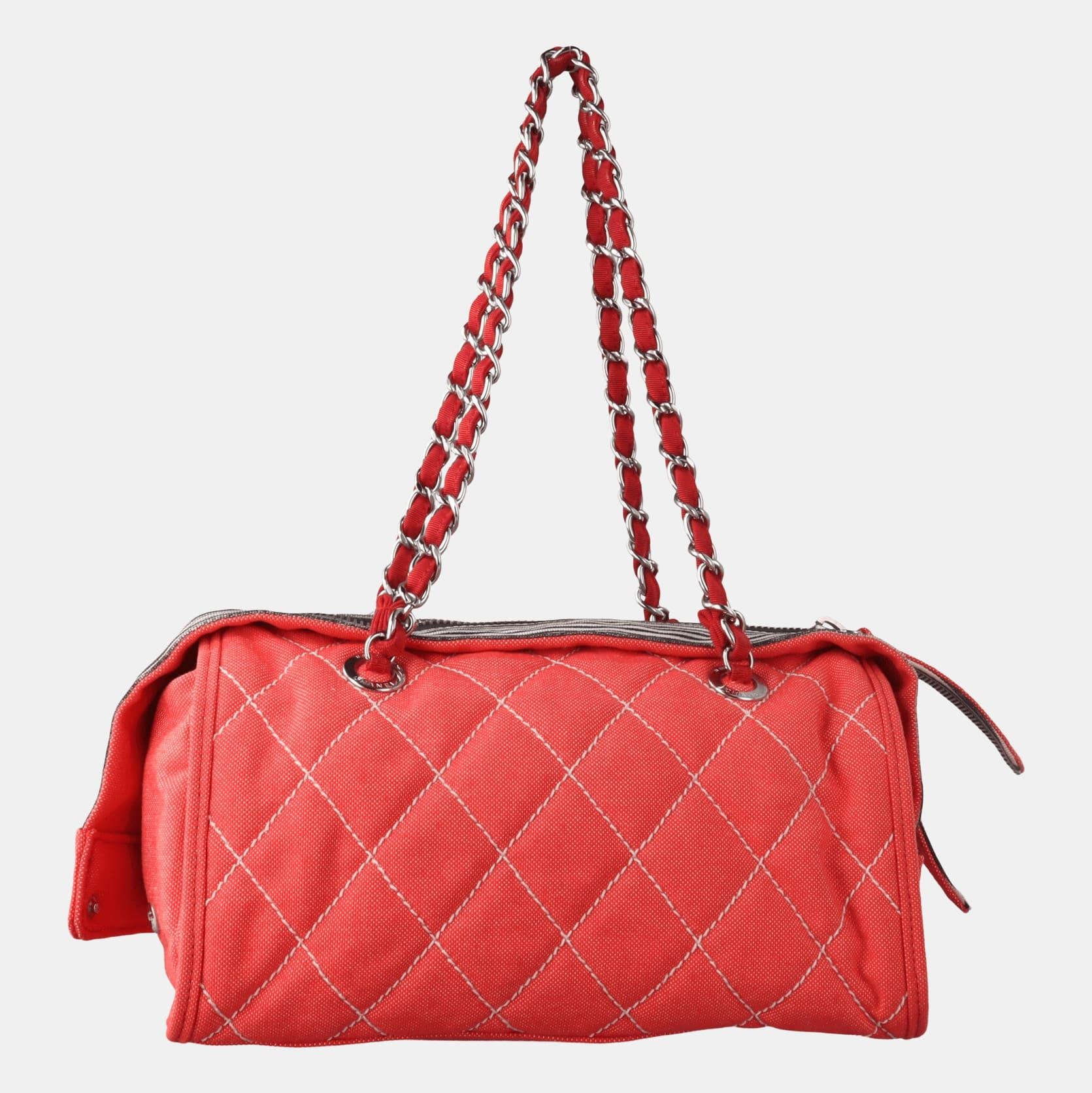 Rosso Borsa Chanel a rombi in denim trapuntato medio con catena CC, 2009-2010 in vendita