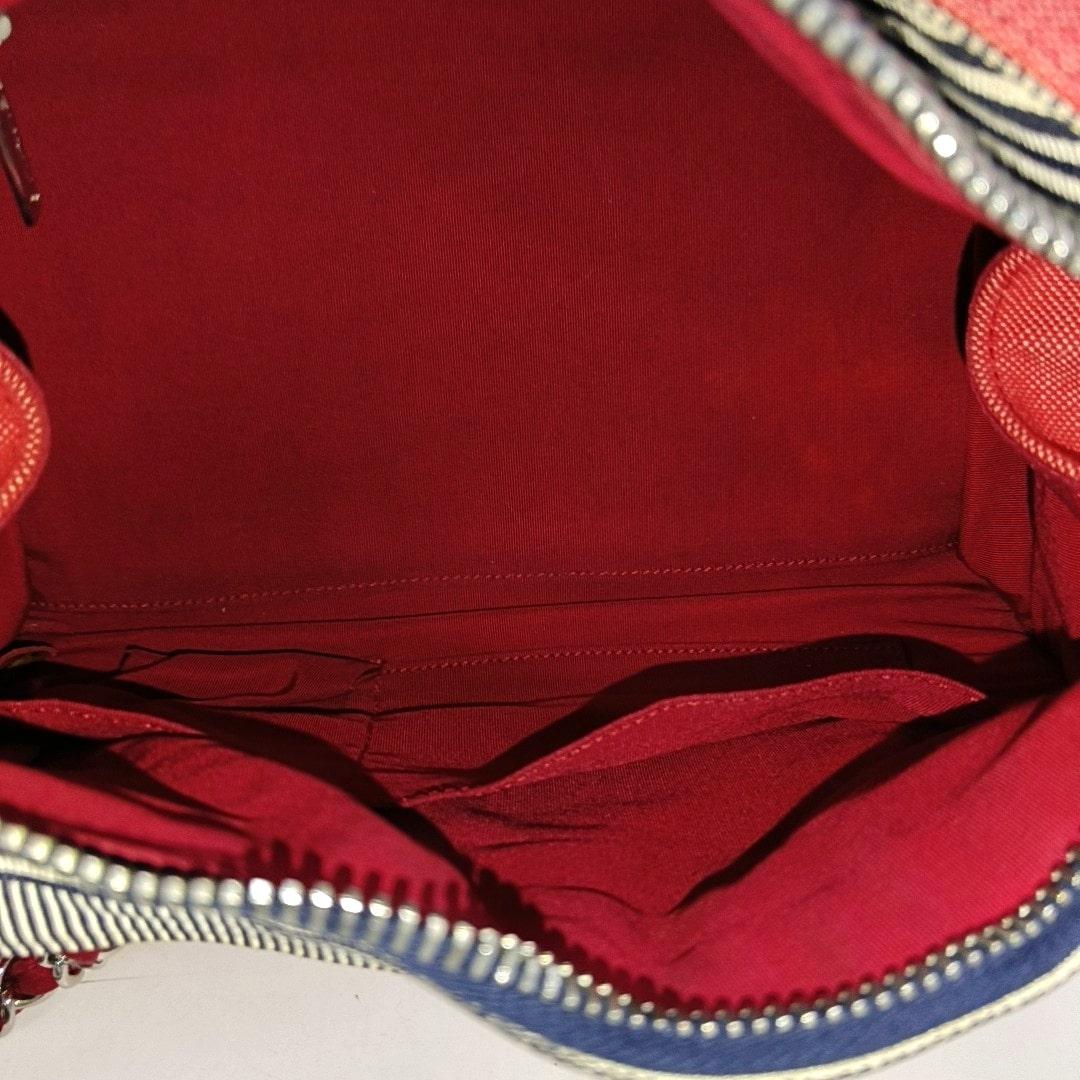Borsa Chanel a rombi in denim trapuntato medio con catena CC, 2009-2010 in vendita 1