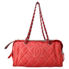 Borsa Chanel a rombi in denim trapuntato medio con catena CC, 2009-2010