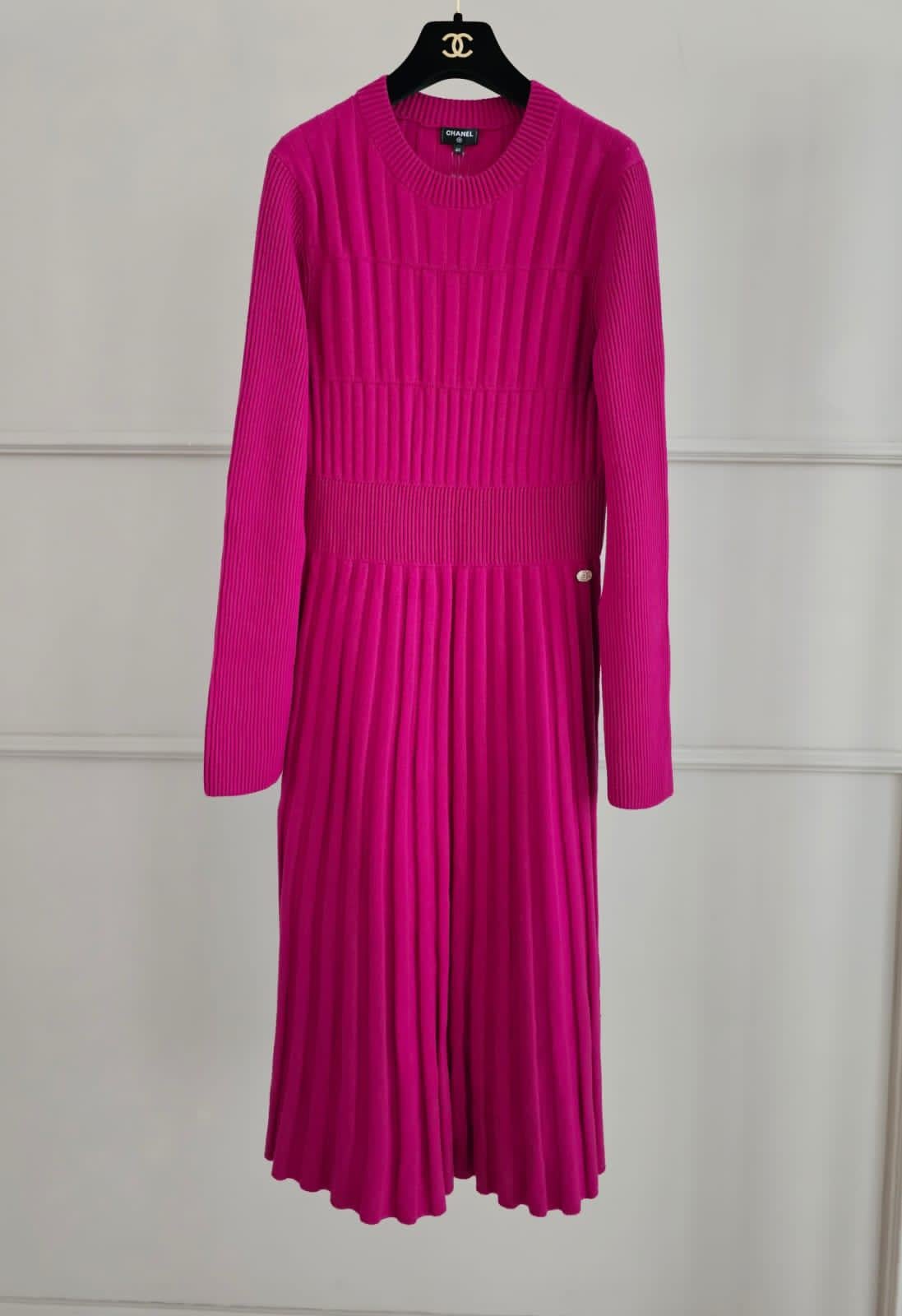 Chanel Gerippte Fuchsia Drees für Damen oder Herren im Angebot