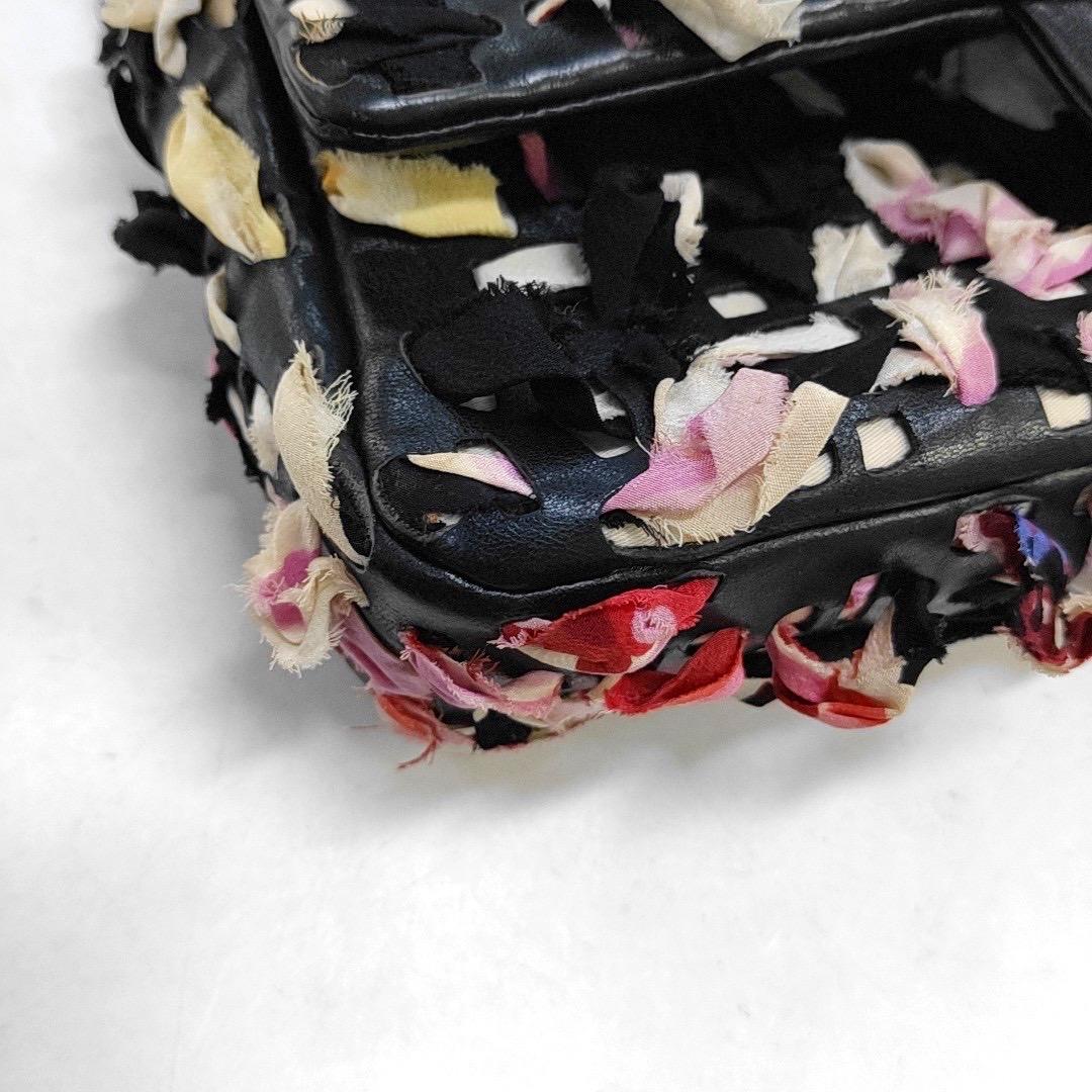 Chanel Borsa media con patta singola intrecciata con nastro e pelle Pelle e Fabrice in vendita 8