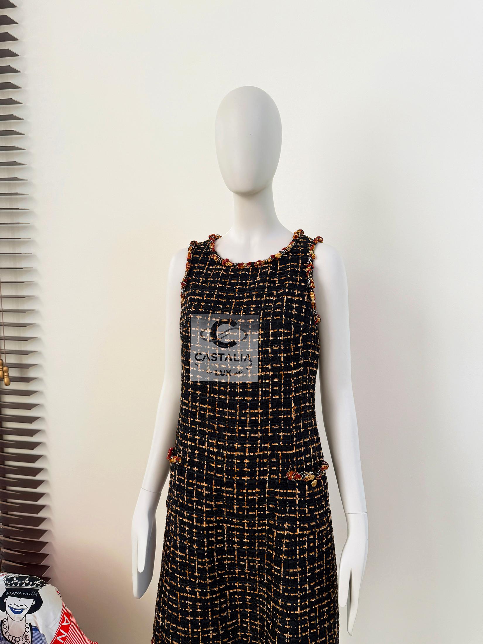 Nero Abito Chanel in tweed con nastri e decori Jewell 36 FR
