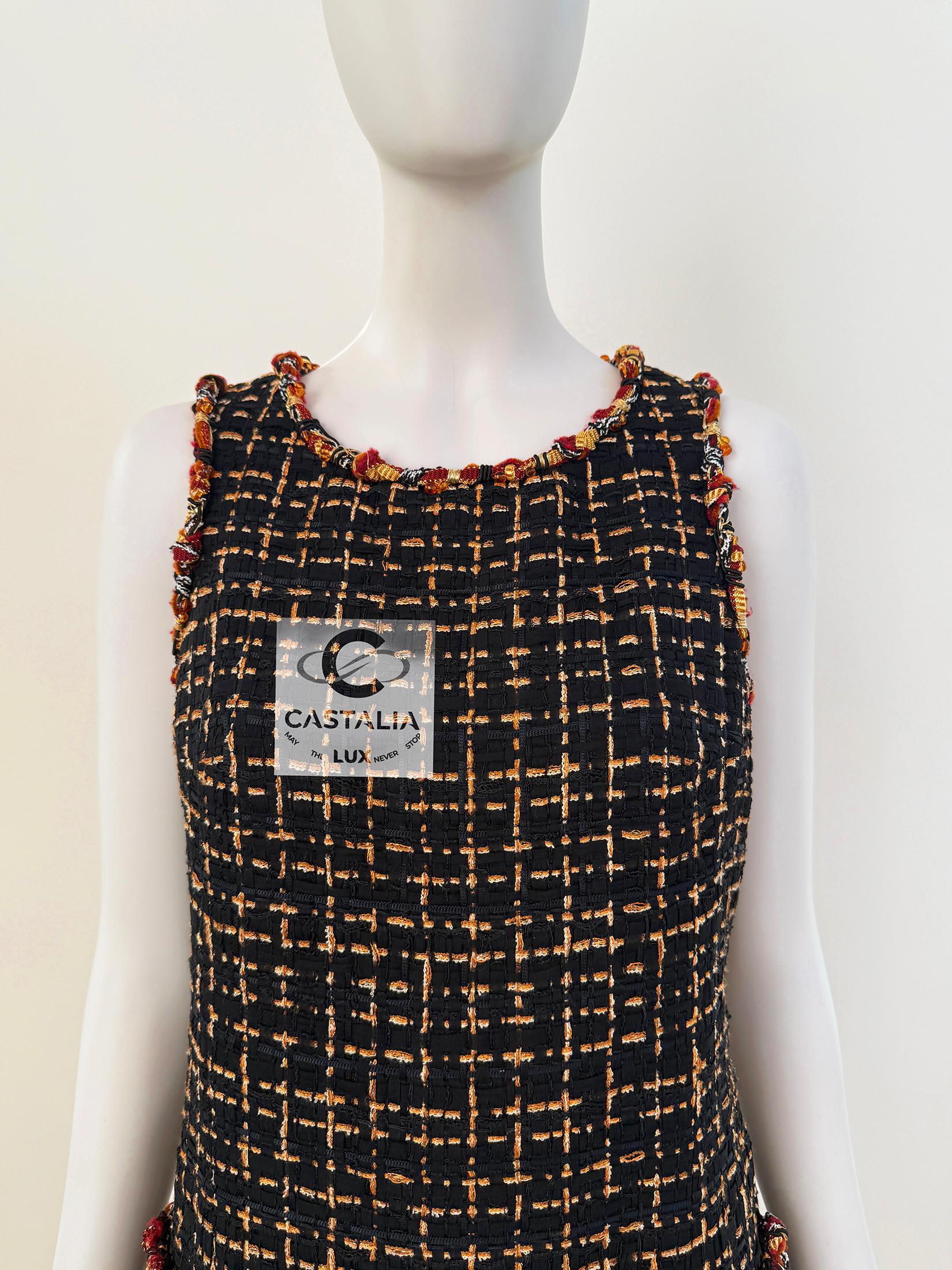 Abito Chanel in tweed con nastri e decori Jewell 36 FR In condizioni ottime a Dubai, AE