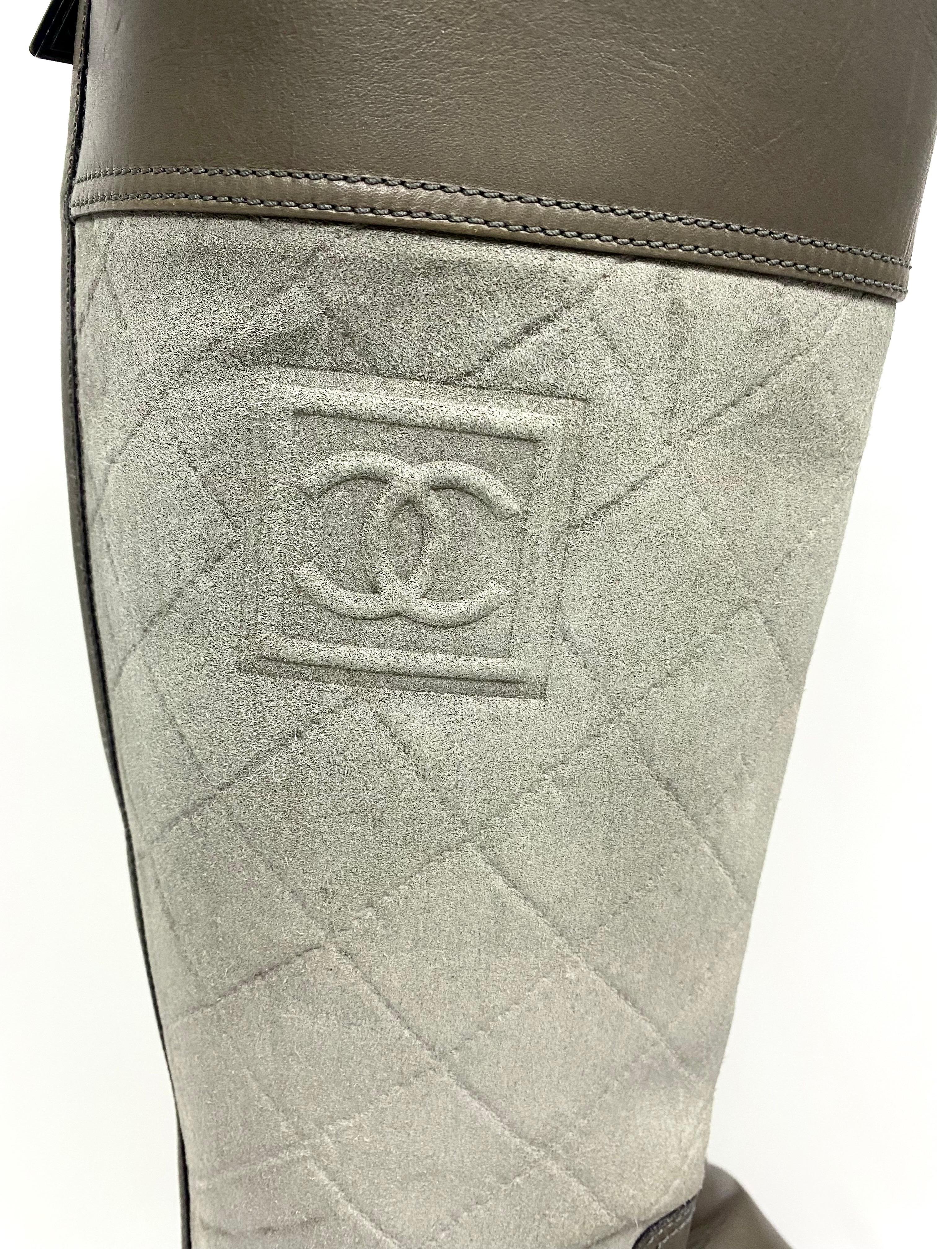 Chanel riding boots in quilted leather and suede For Sale 1