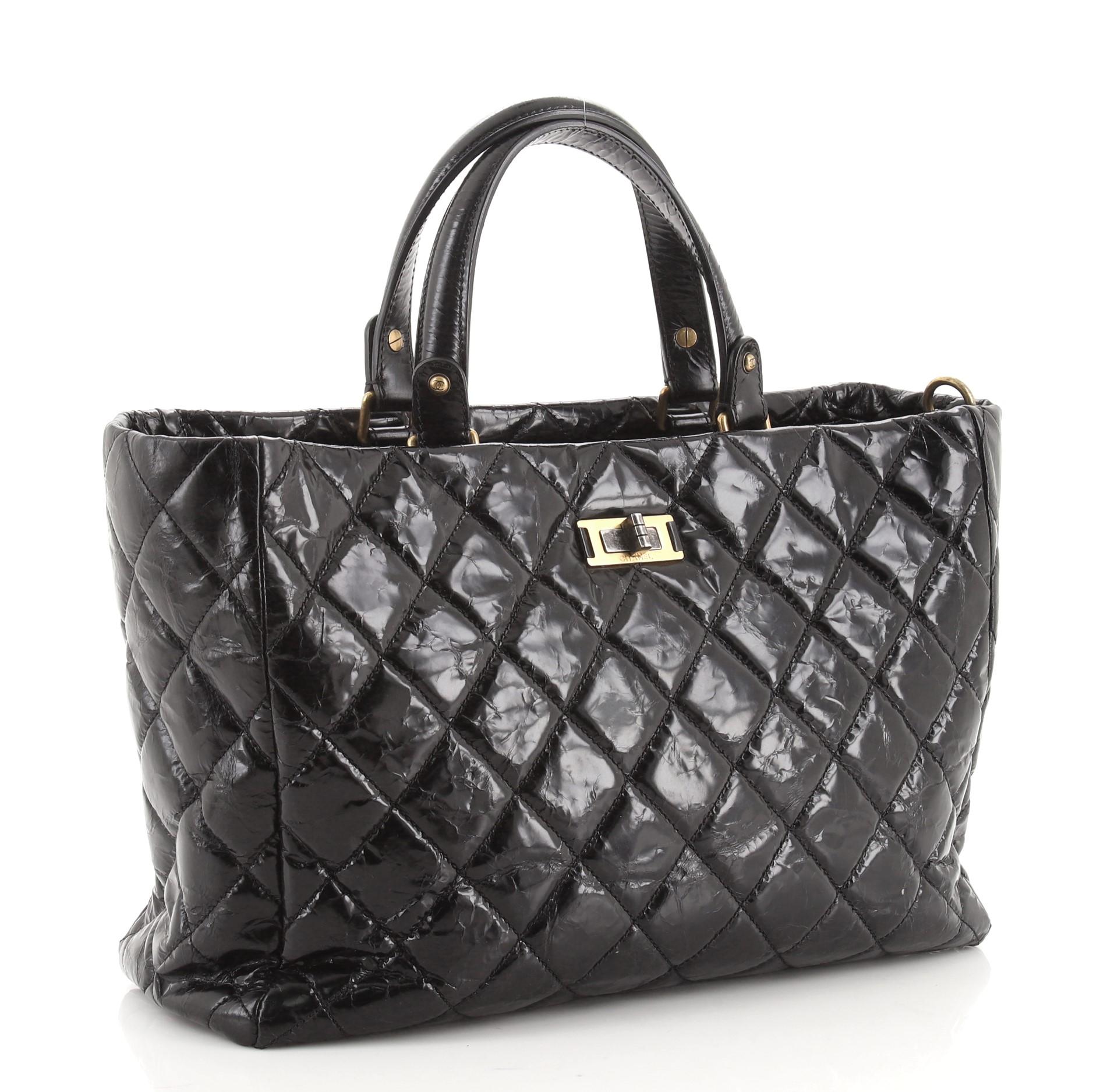 Chanel Rita Tote Quilted Glazed Crackled Calfskin Small
Black Calfskin

Condition Details: Creasing on exterior, minor wear on base corners and in interior, scratches on hardware.

59097MSC

Height 10