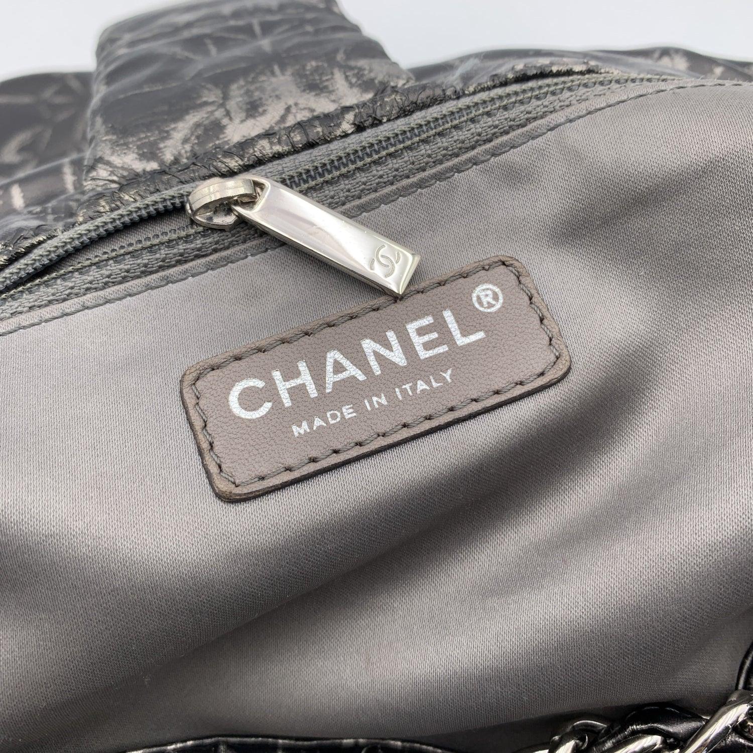 Borsa Chanel Rock in Moscow con stampa astratta e patta a fisarmonica in nylon in vendita 5