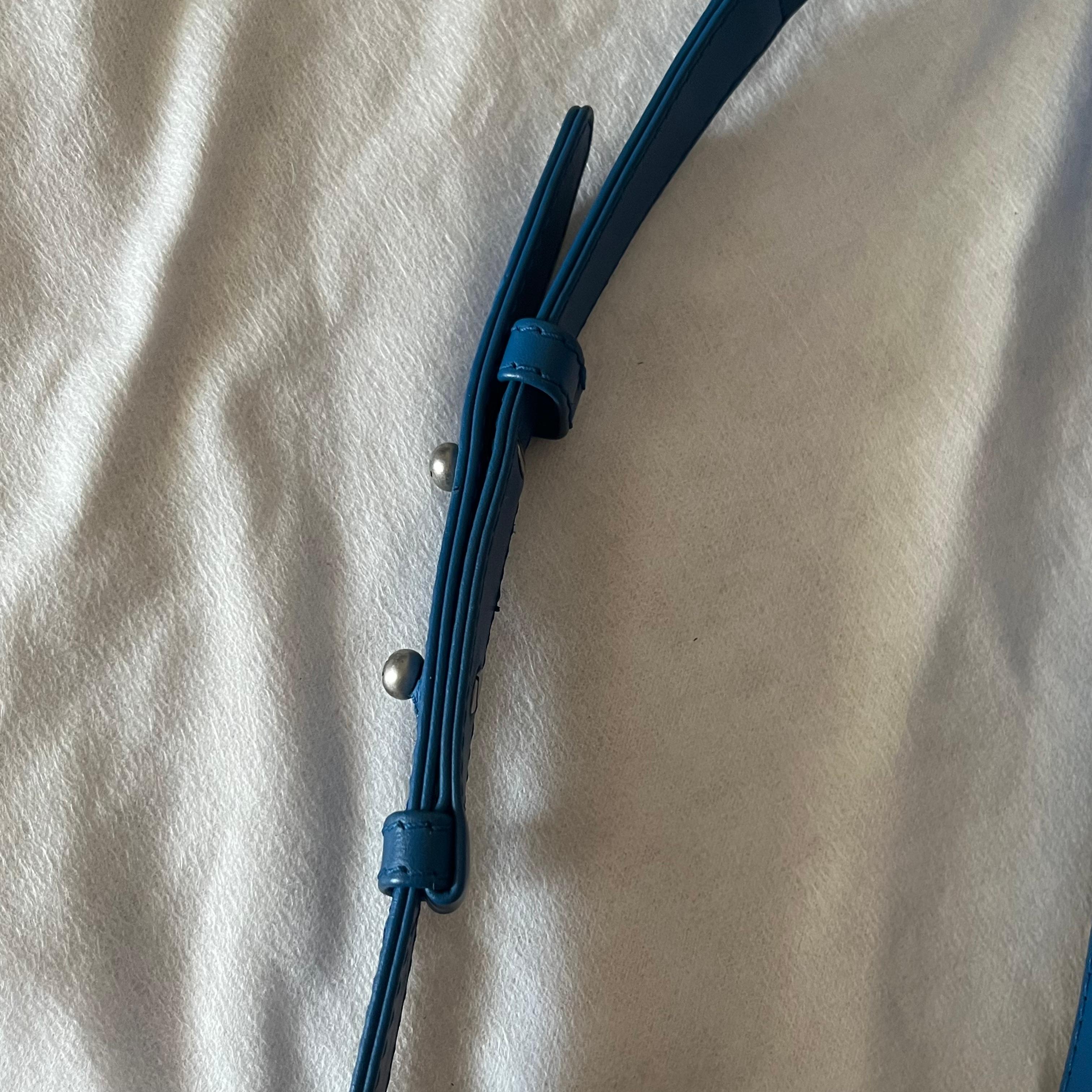 Chanel Rock My Shoulder Flap Bag Small Blue Quilted Calfskin Leather en venta 12