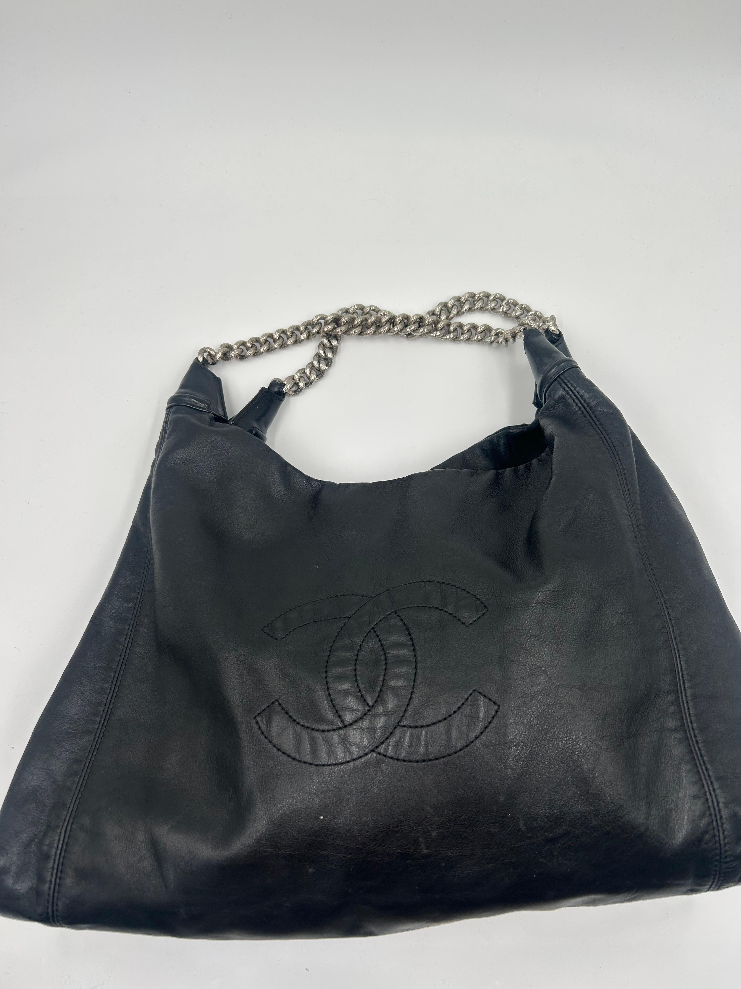 Nero Borsa Hobo Chanel Rodeo Drive in pelle d'agnello nera 2008 in vendita