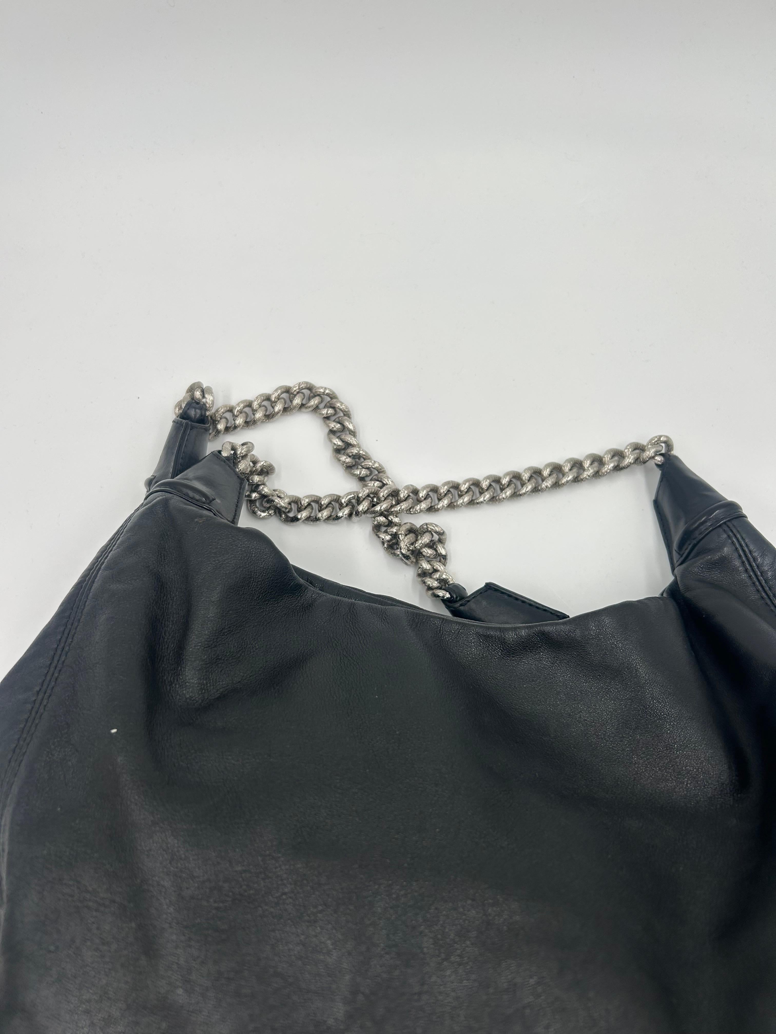 Borsa Hobo Chanel Rodeo Drive in pelle d'agnello nera 2008 in vendita 4