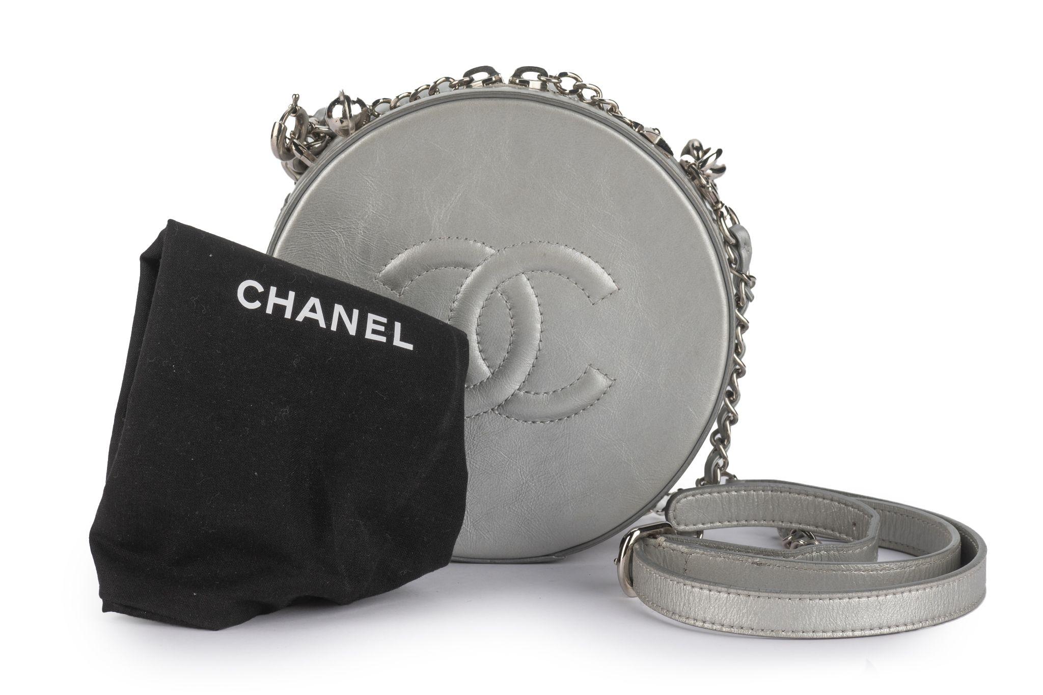 Chanel Borsa a tracolla rotonda come la terra Glaz in vendita 7