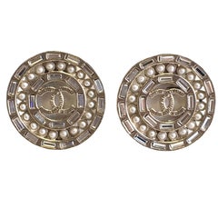 CHANEL Round Clip Earrings