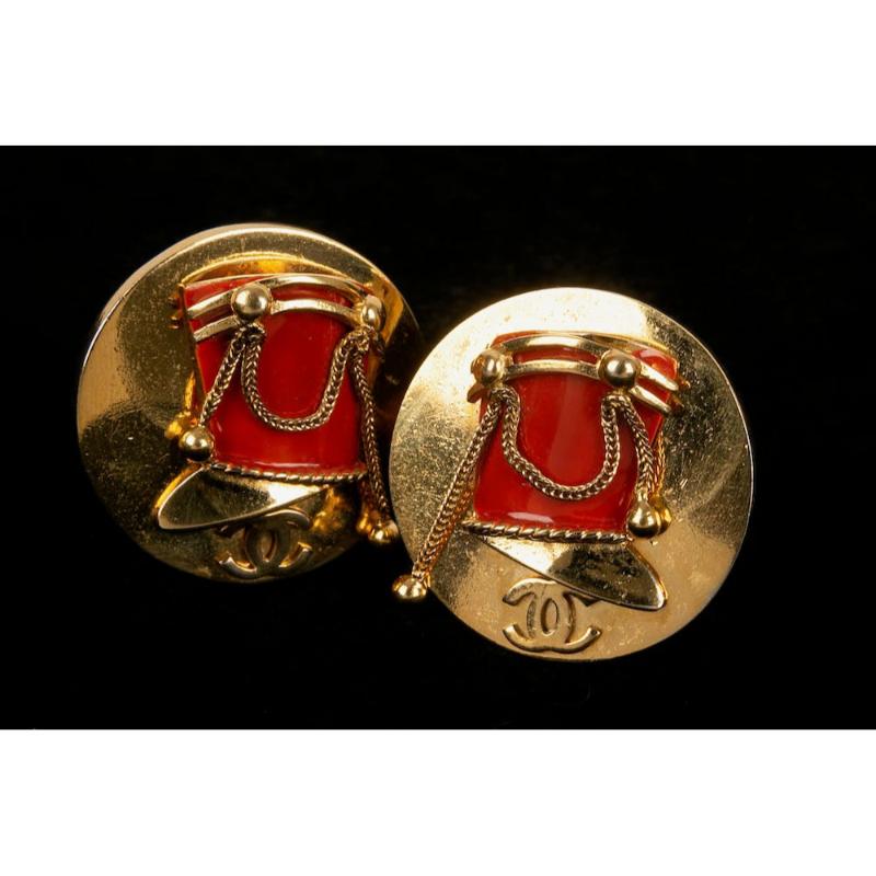 Chanel Runde Ohrringe aus goldenem Metall Damen im Angebot