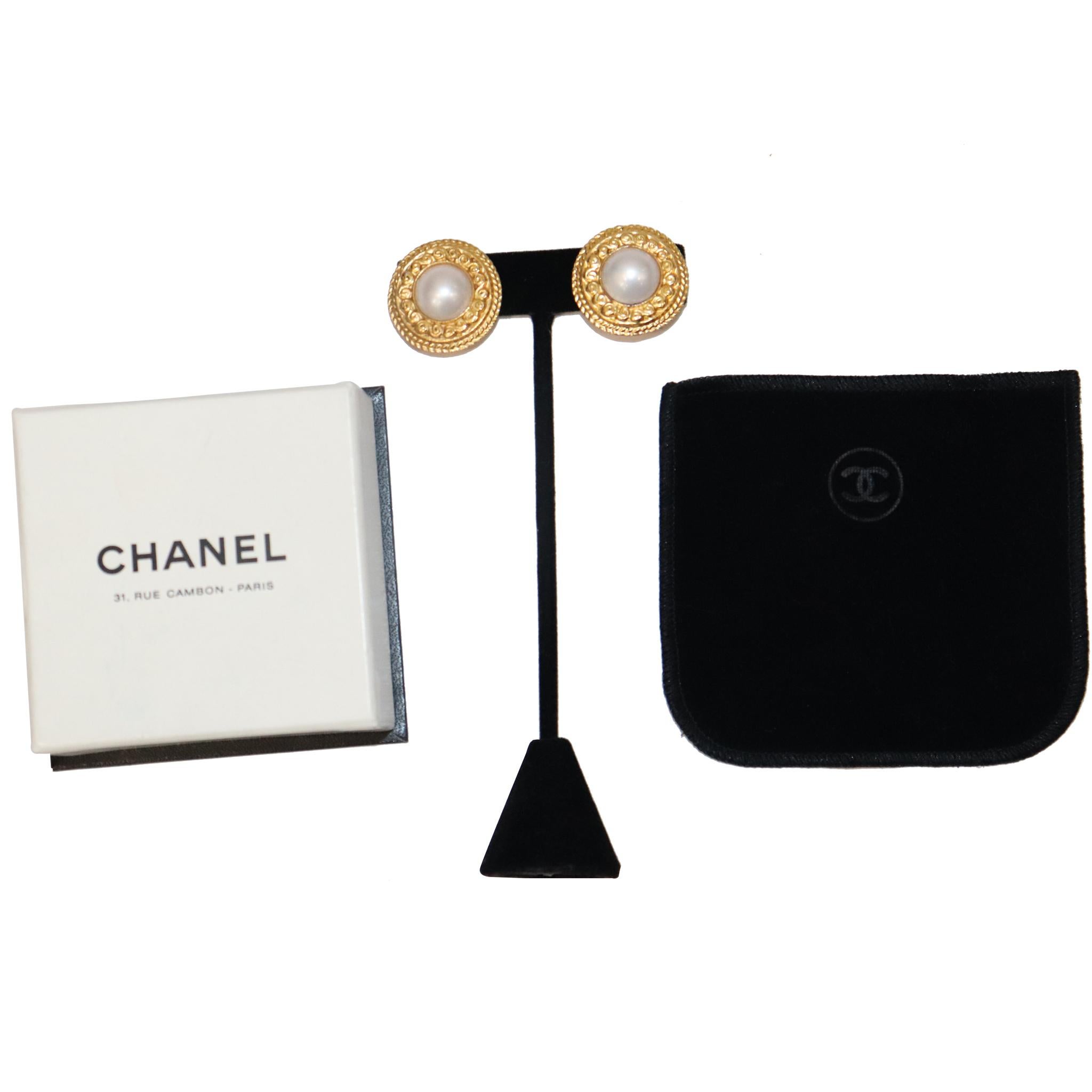 Chanel Round Faux Pearl Gold-tone Plated Metal Clip on Earrings Circa 1980s In Excellent Condition In Los Angeles, CA