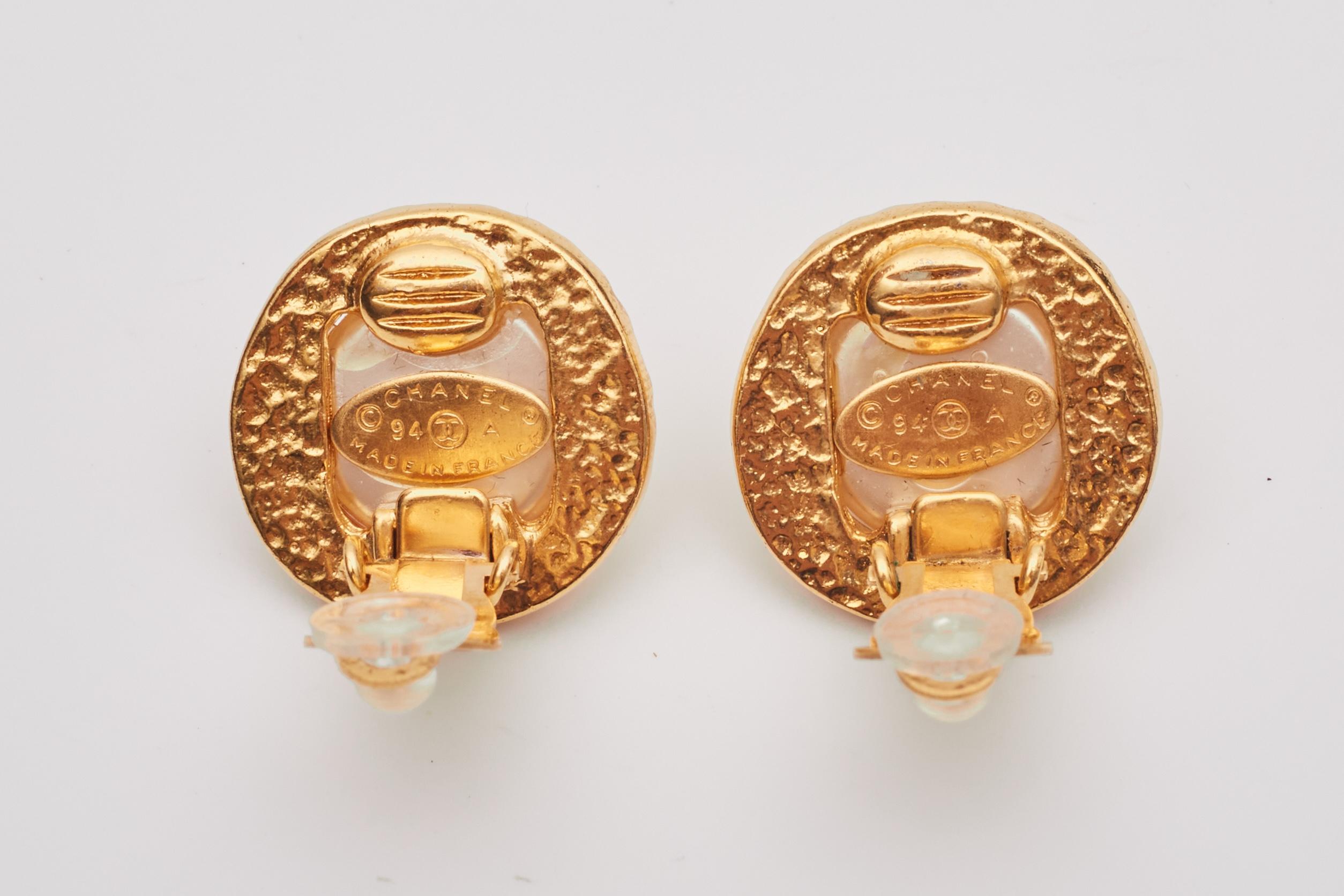 Chanel Round Gold Pearl CC Button Clip On Earrings For Sale 2