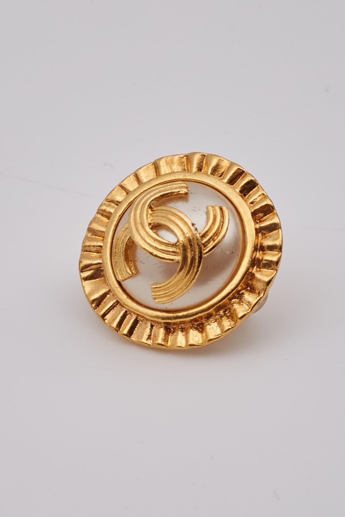 Chanel Round Gold Pearl CC Button Clip On Earrings For Sale 4