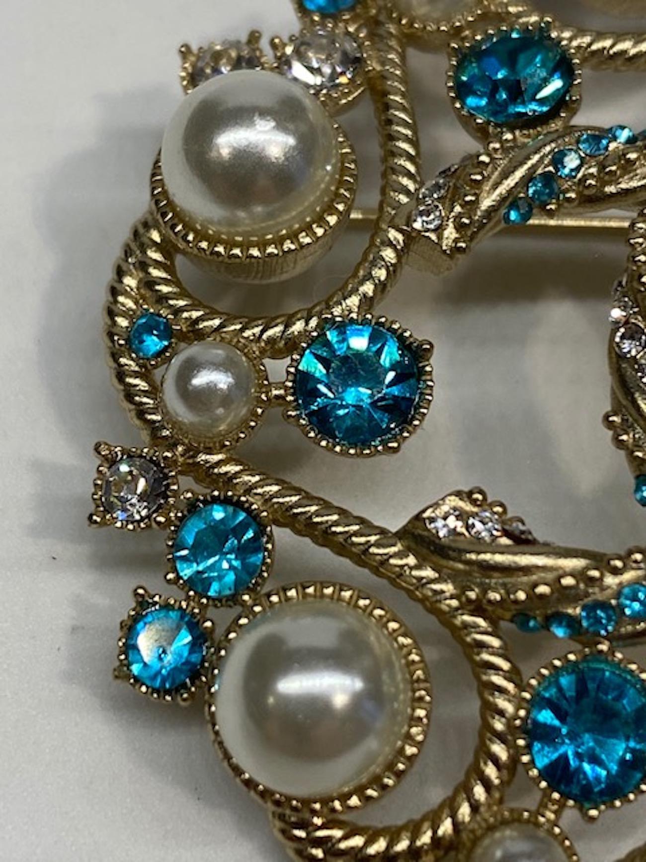 Chanel Round Pearl, & Rhinestone Brooch, Cruise Collection 2019 1