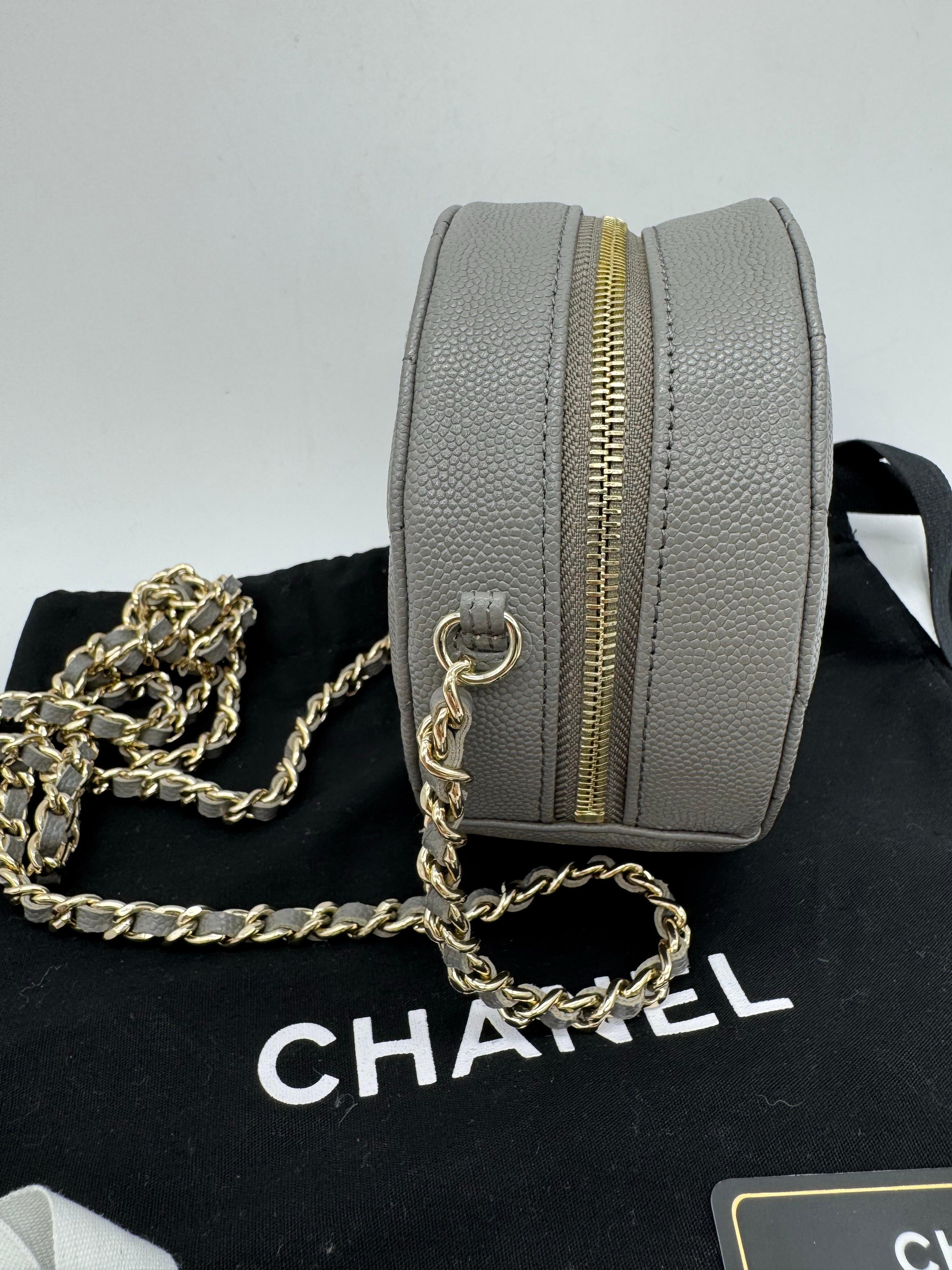 Chanel Round Sling Clutch w Chain French New Wave Grey Caviar For Sale 5
