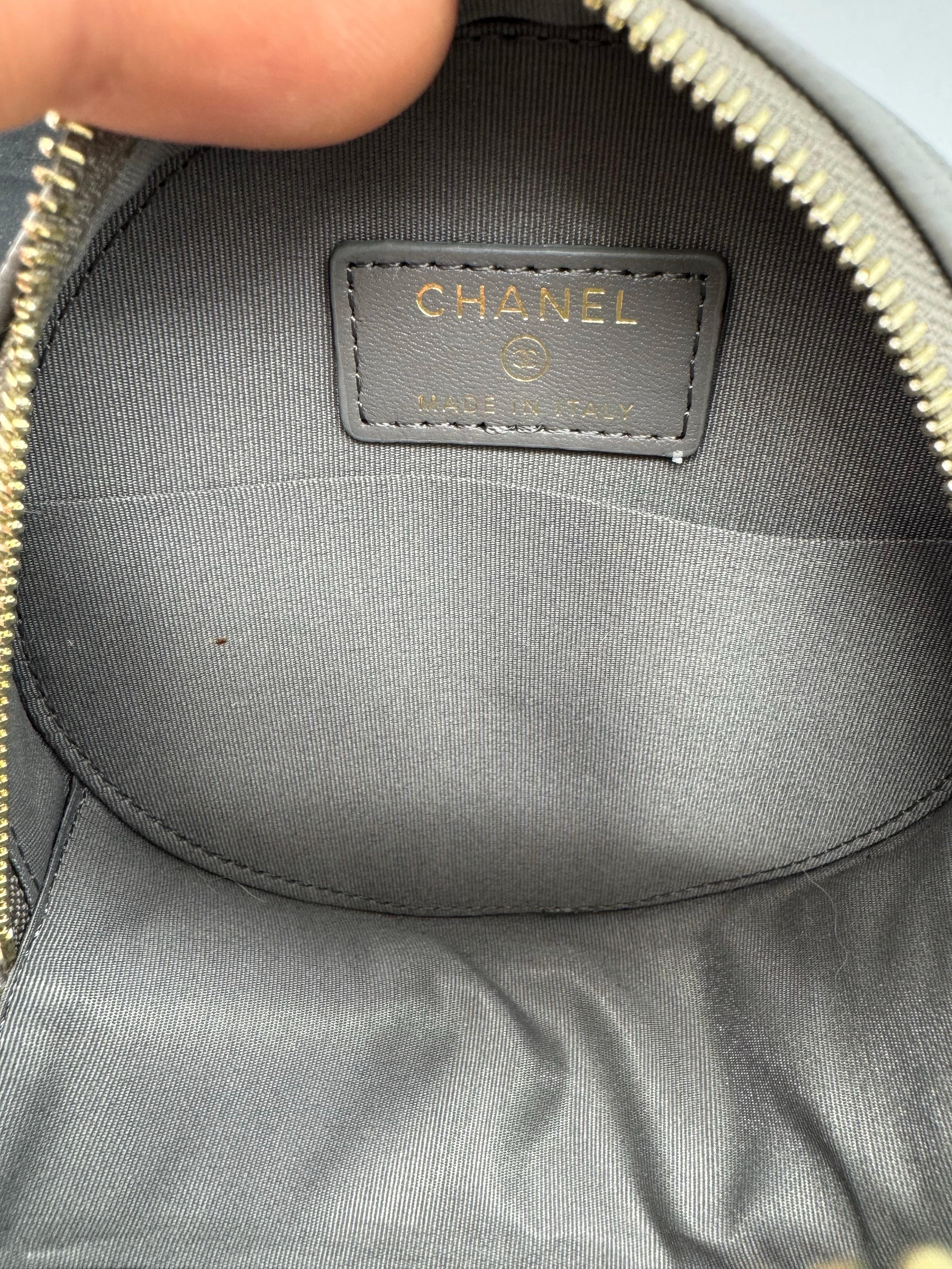 Chanel Round Sling Clutch w Chain French New Wave Grey Caviar For Sale 7