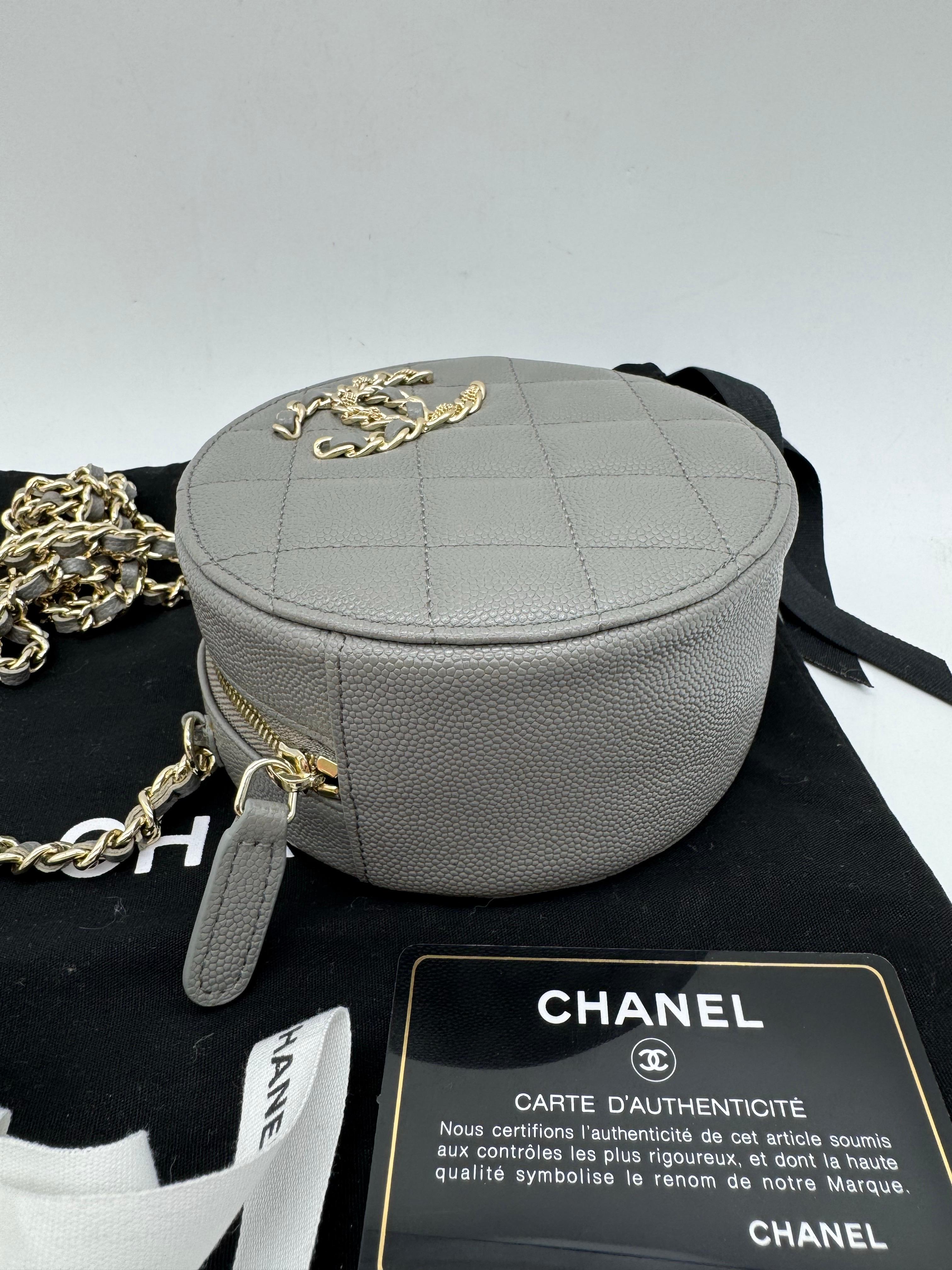 Chanel Round Sling Clutch w Chain French New Wave Grey Caviar For Sale 8