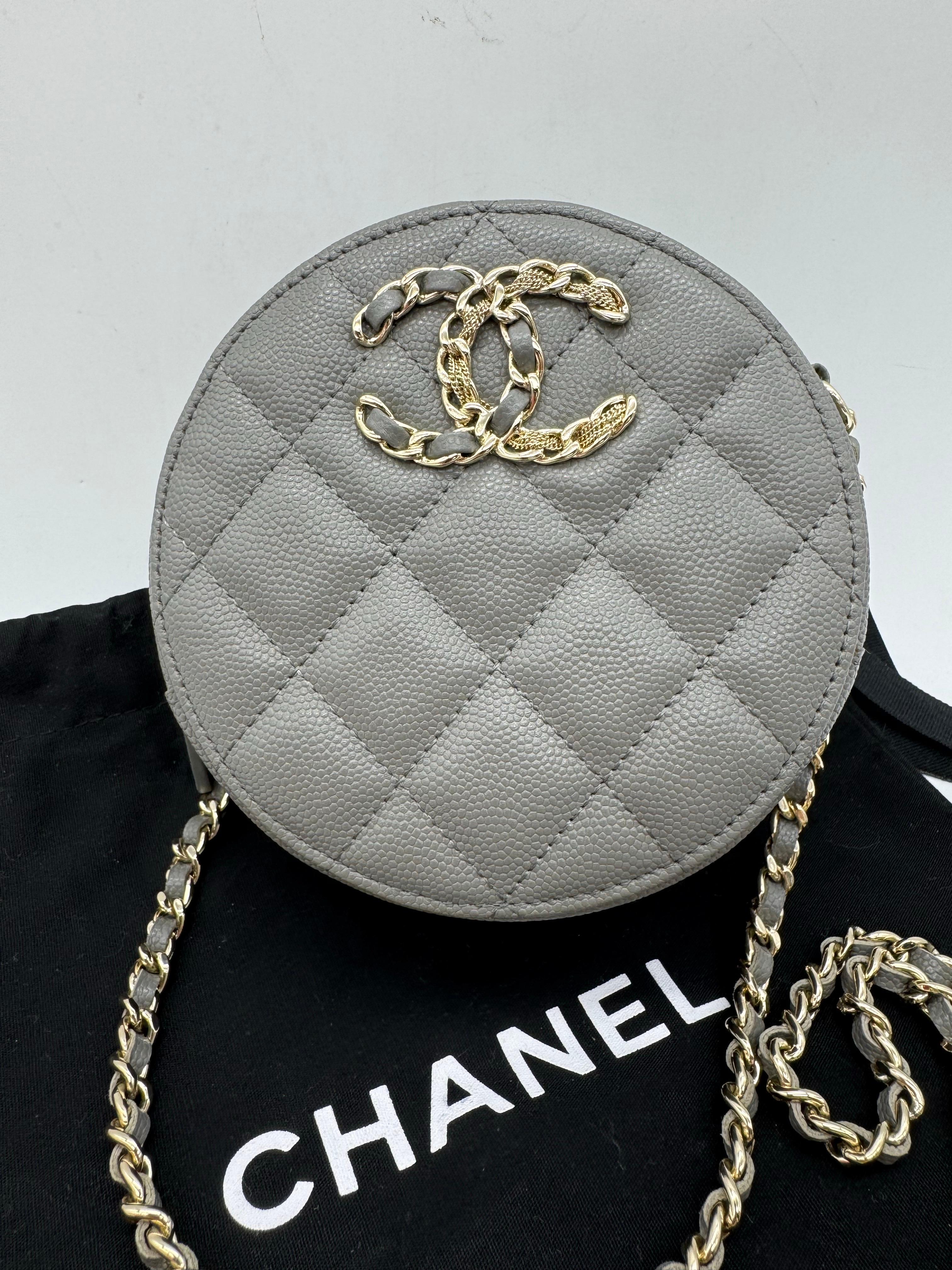 Chanel Round Sling Clutch w Chain French New Wave Grey Caviar In New Condition For Sale In 10707, DE