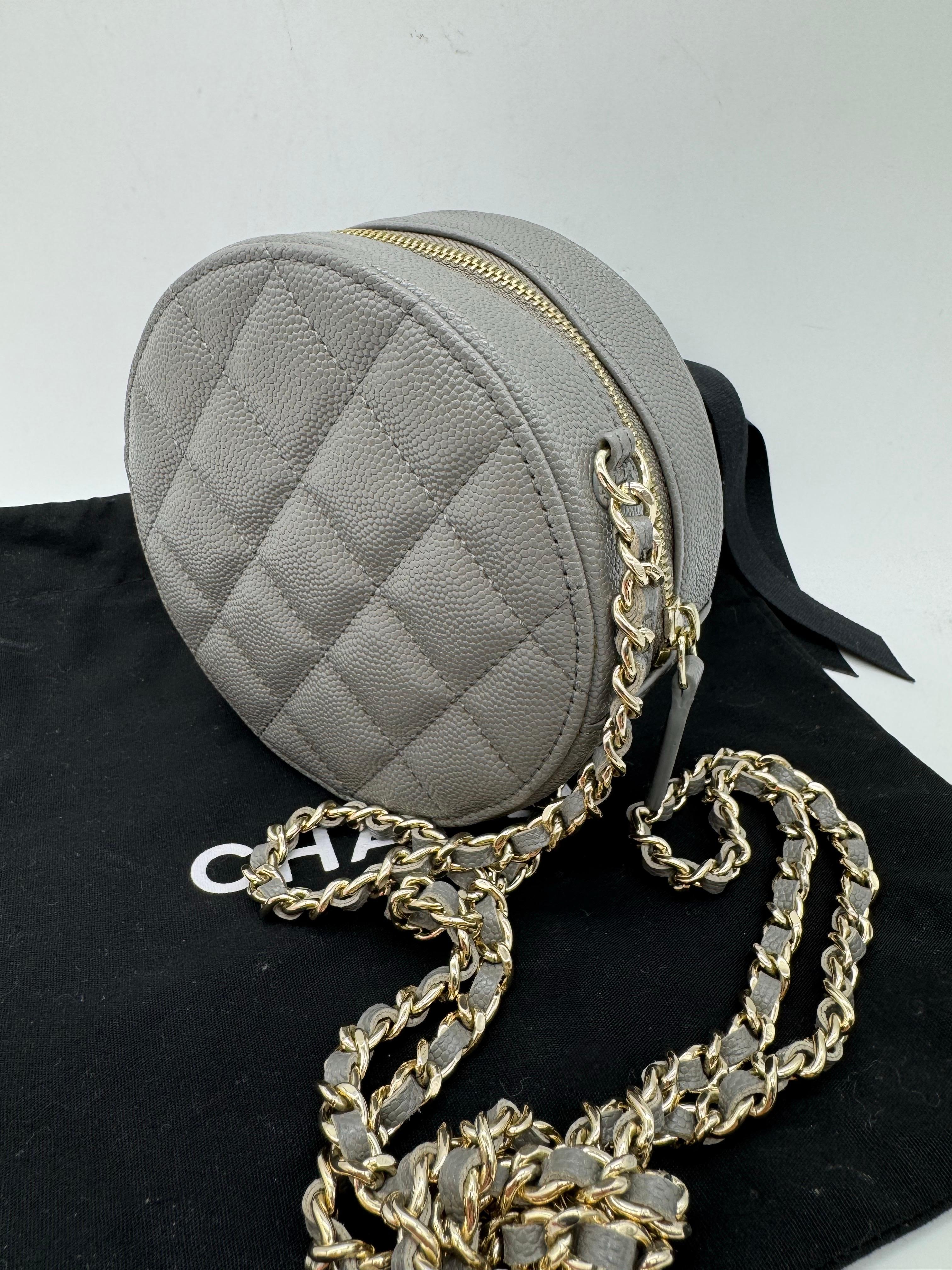 Women's or Men's Chanel Round Sling Clutch w Chain French New Wave Grey Caviar For Sale