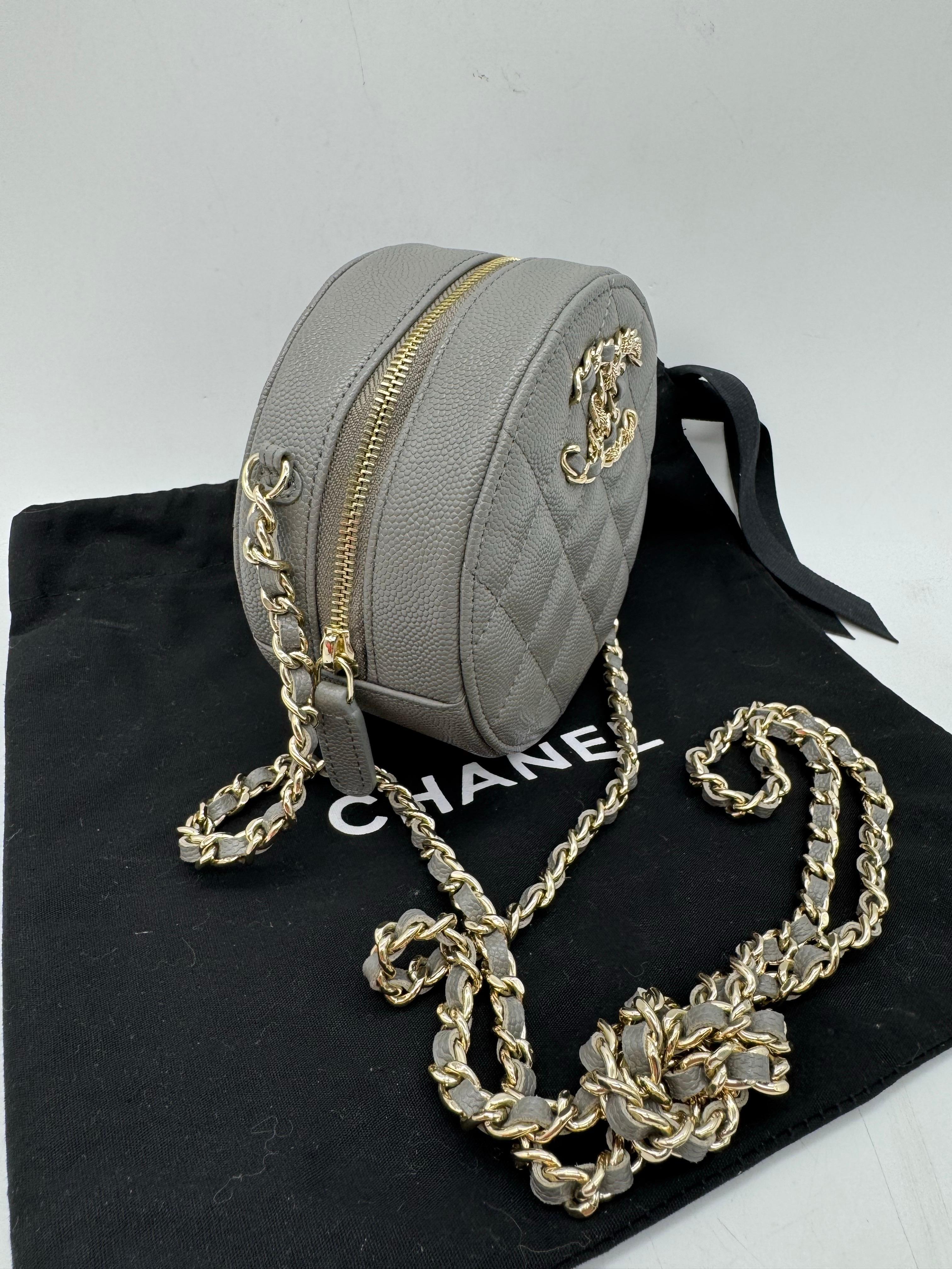Chanel Round Sling Clutch w Chain French New Wave Grey Caviar For Sale 2