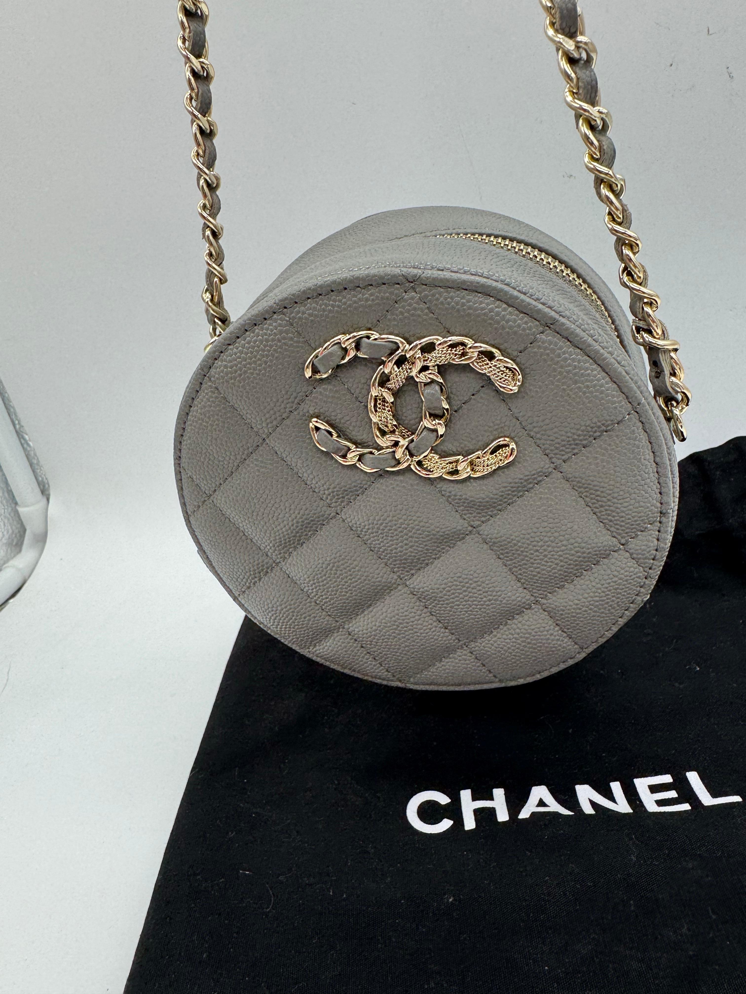 Chanel Round Sling Clutch w Chain French New Wave Grey Caviar For Sale 4