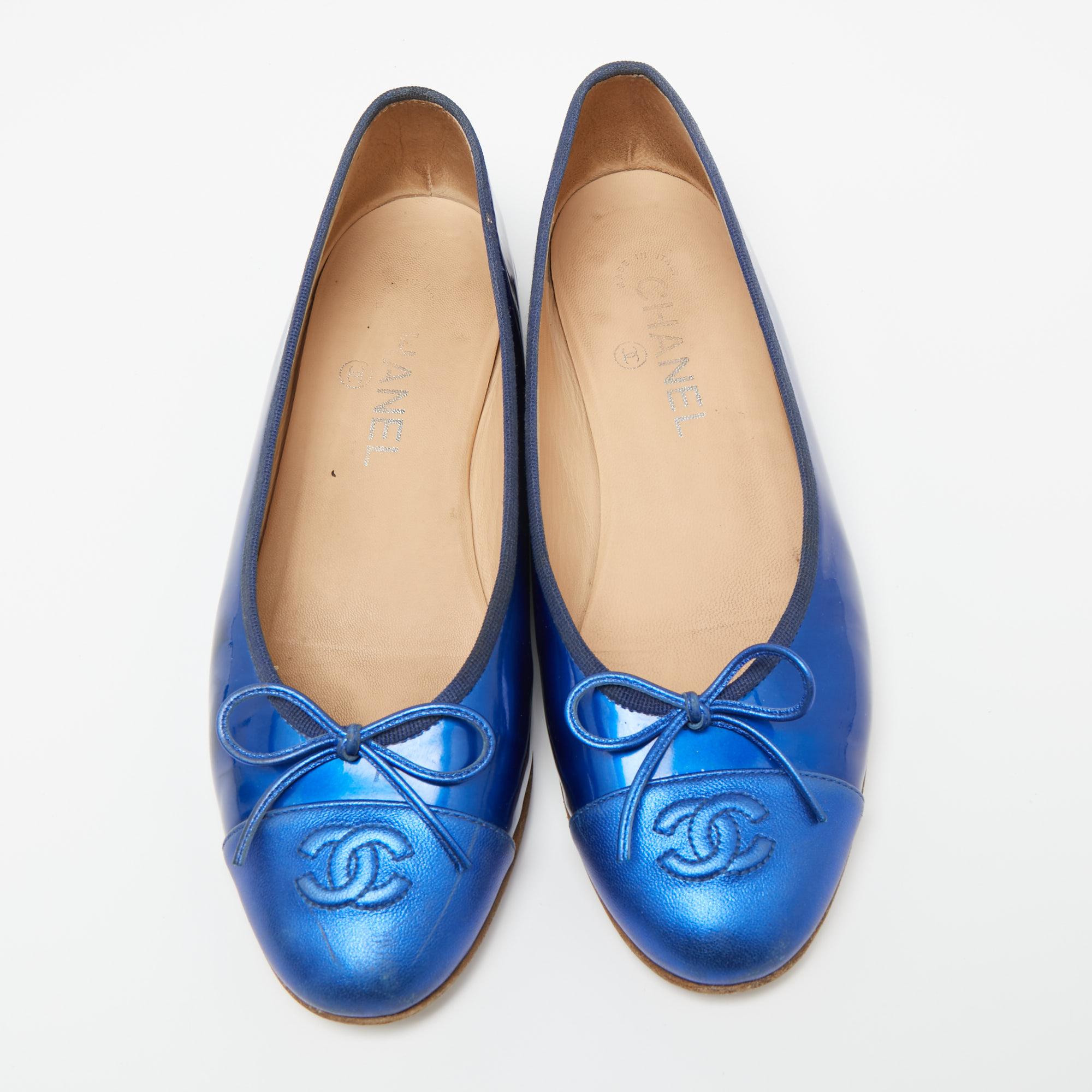 Women's Chanel Royal Blue Patent and Leather CC Cap-Toe Bow Ballet Flats Size 38.5