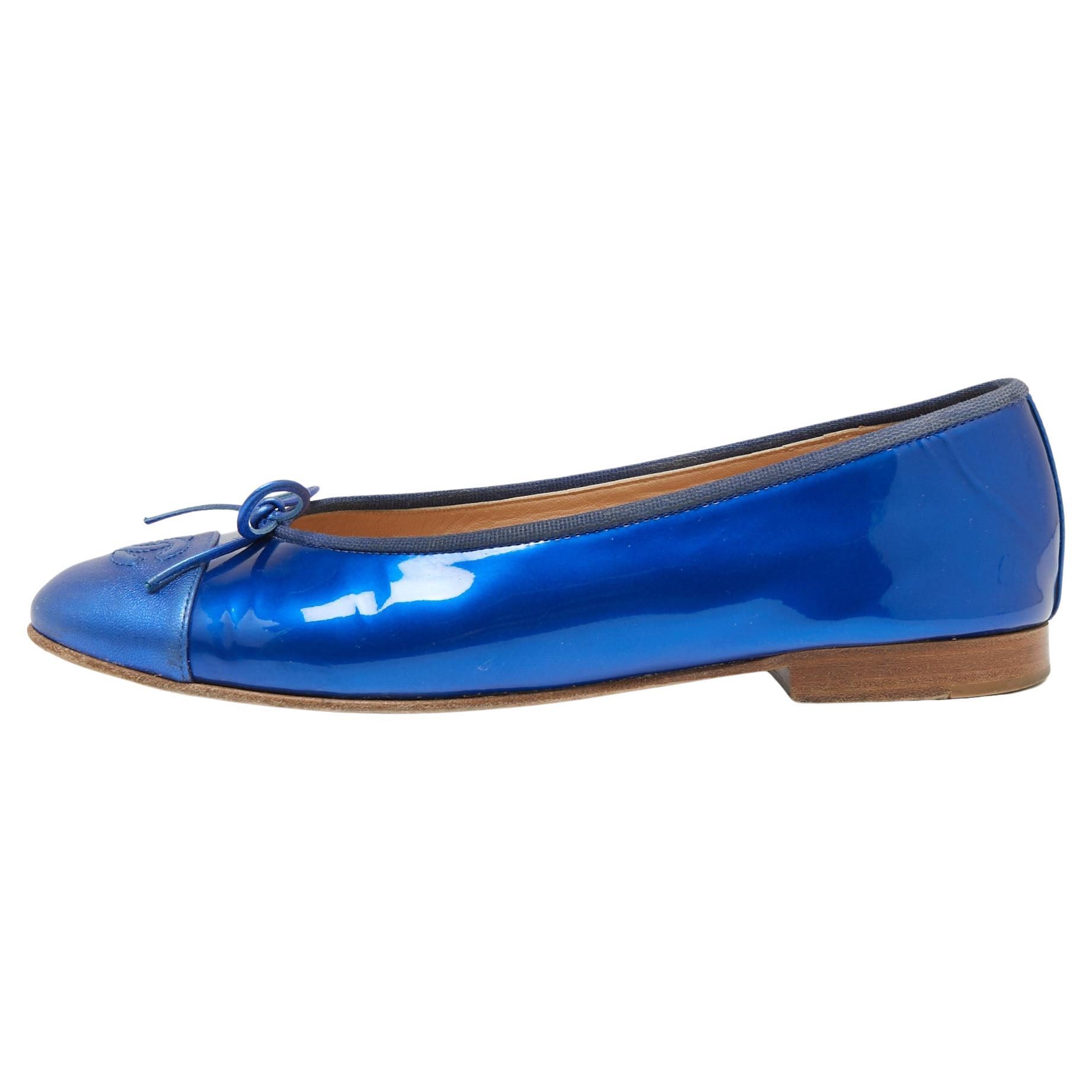 Chanel Royal Blue Patent and Leather CC Cap-Toe Bow Ballet Flats Size 38.5  at 1stDibs