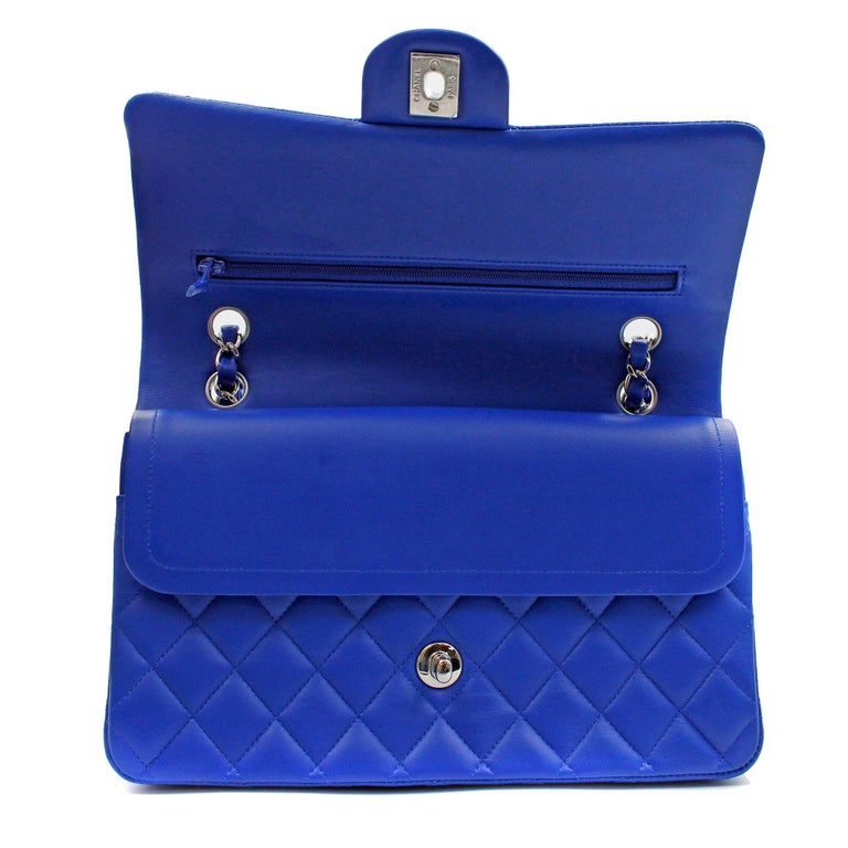 Chanel Royal Blue Quilted Lambskin Medium Classic Double Flap Bag A01112 at  1stDibs